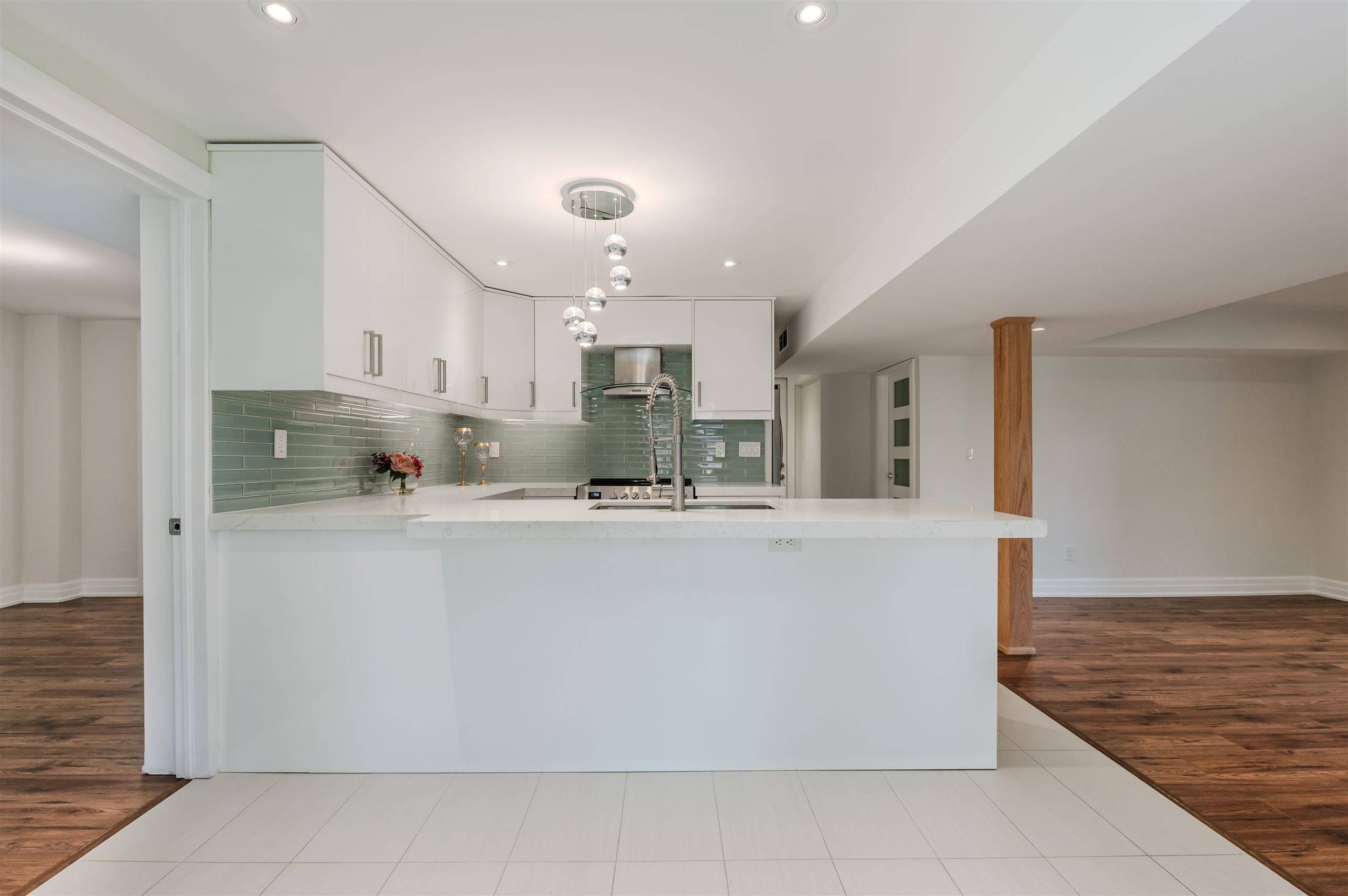 Newmarket, ON L3X 1P8,691 Shanahan BLVD #Lower