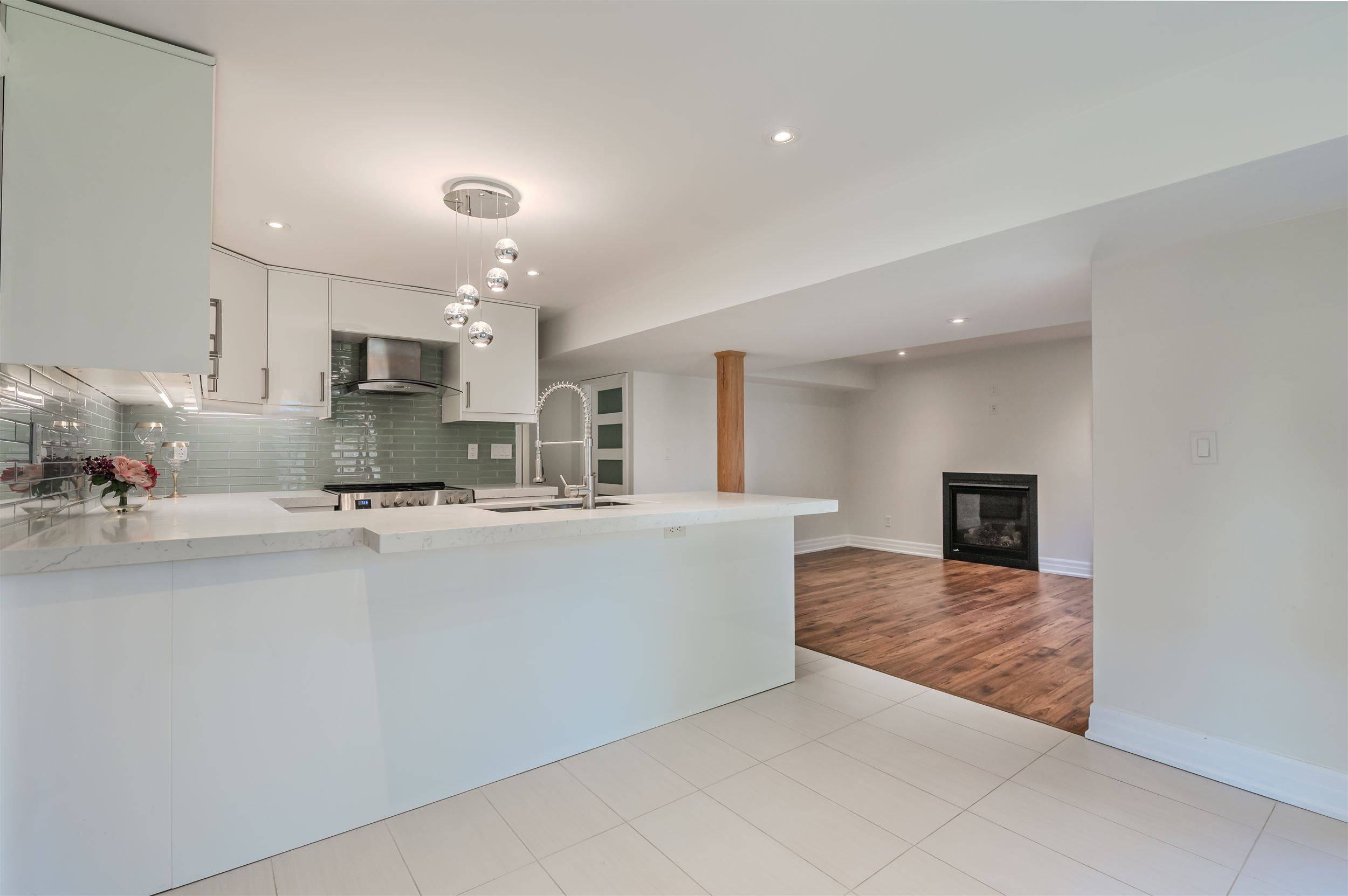 Newmarket, ON L3X 1P8,691 Shanahan BLVD #Lower