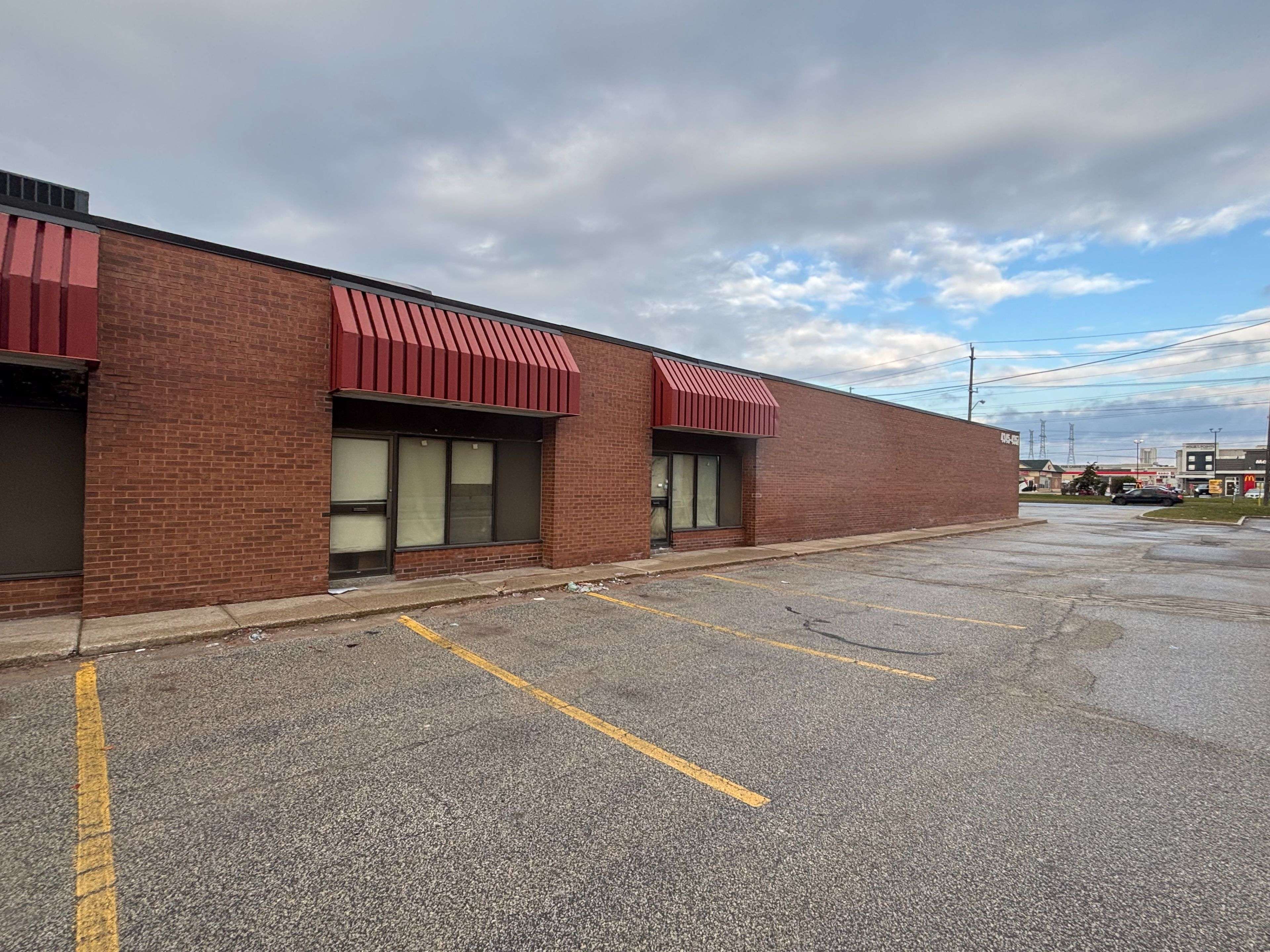 Toronto W05, ON M3N 1V7,4367 Steeles AVE W