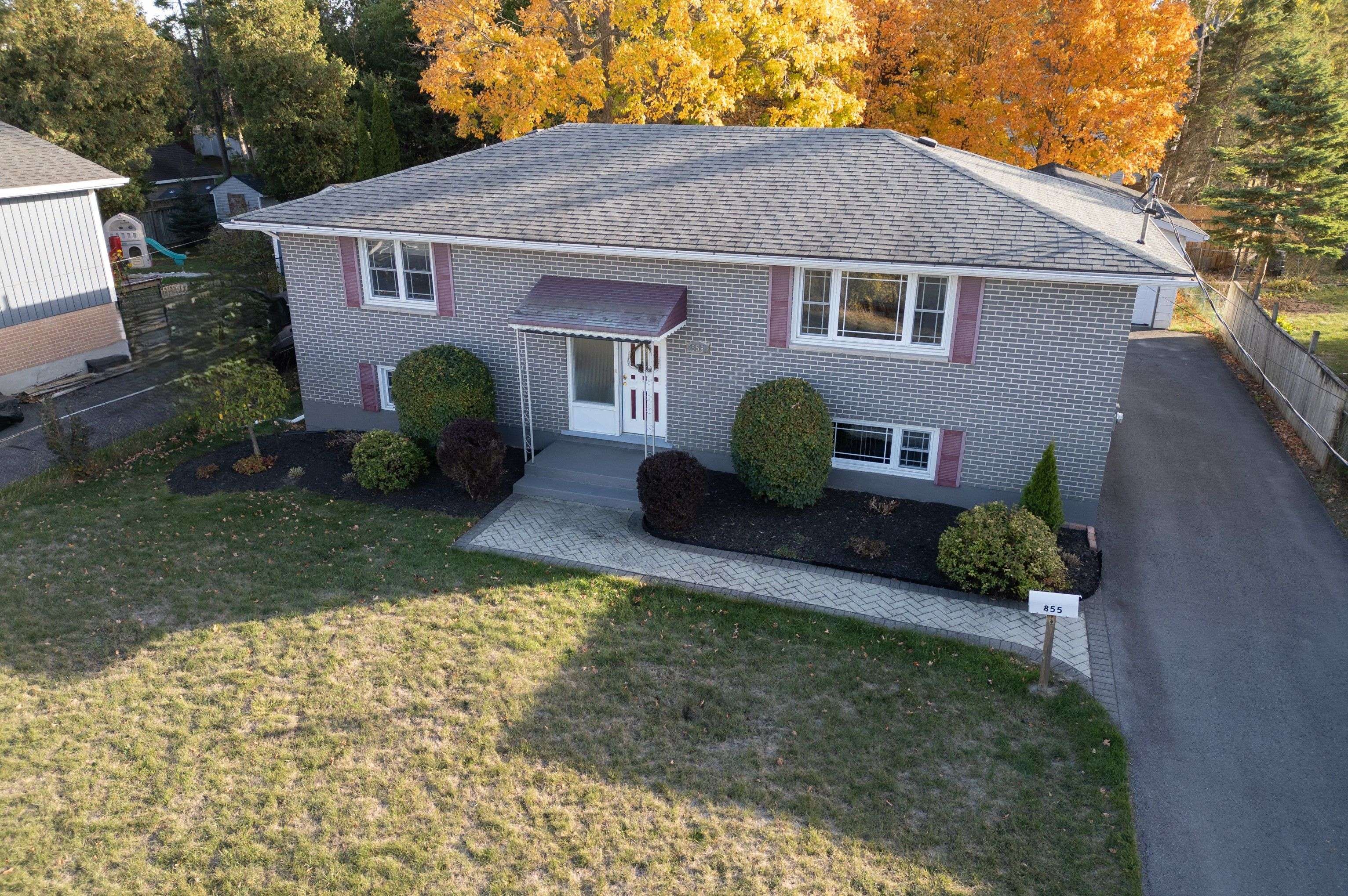 Kingston, ON K7P 2X3,855 Woodbine RD