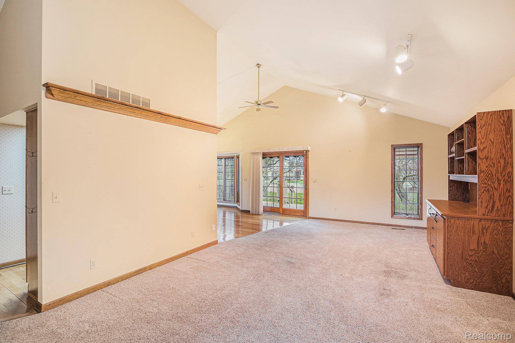 Davison, MI 48423,8384 Stoney Creek CT