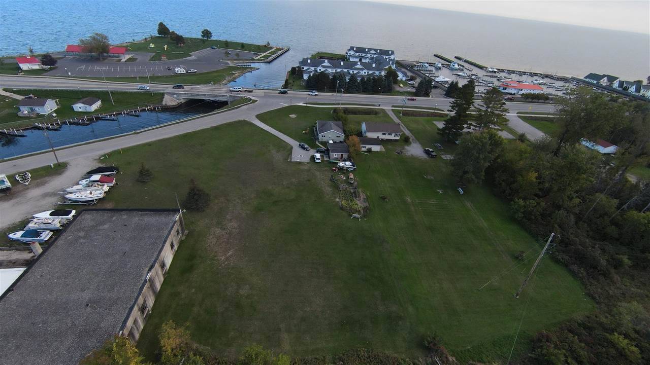 Tawas City, MI 48763,908 & 910 W Lake