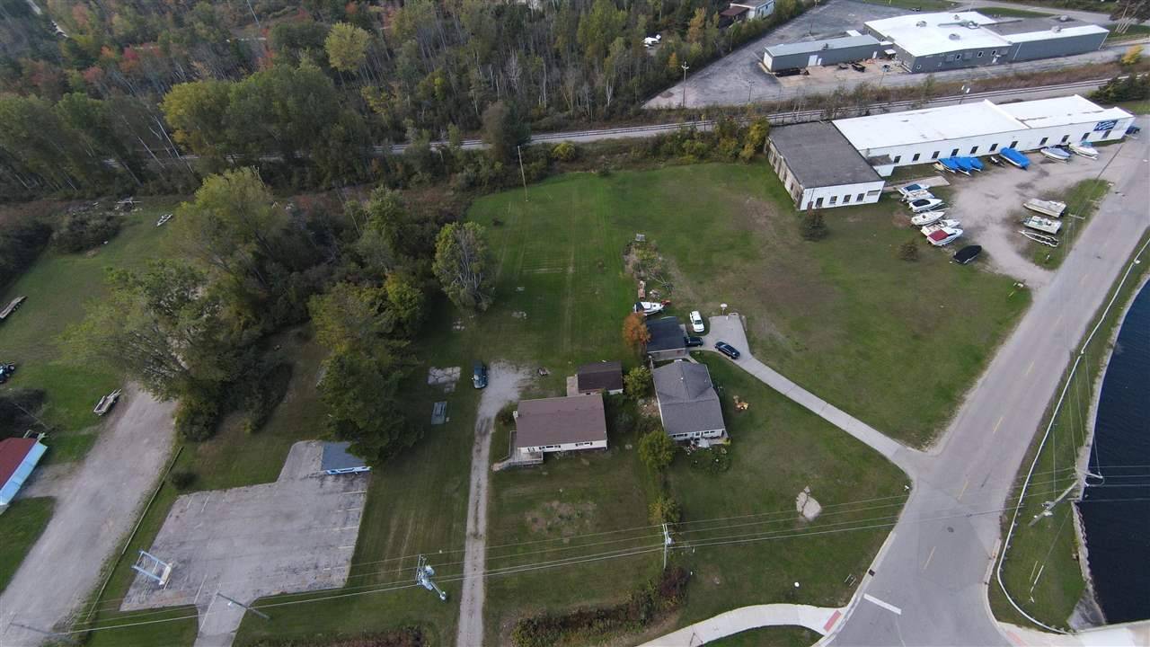 Tawas City, MI 48763,908 & 910 W Lake