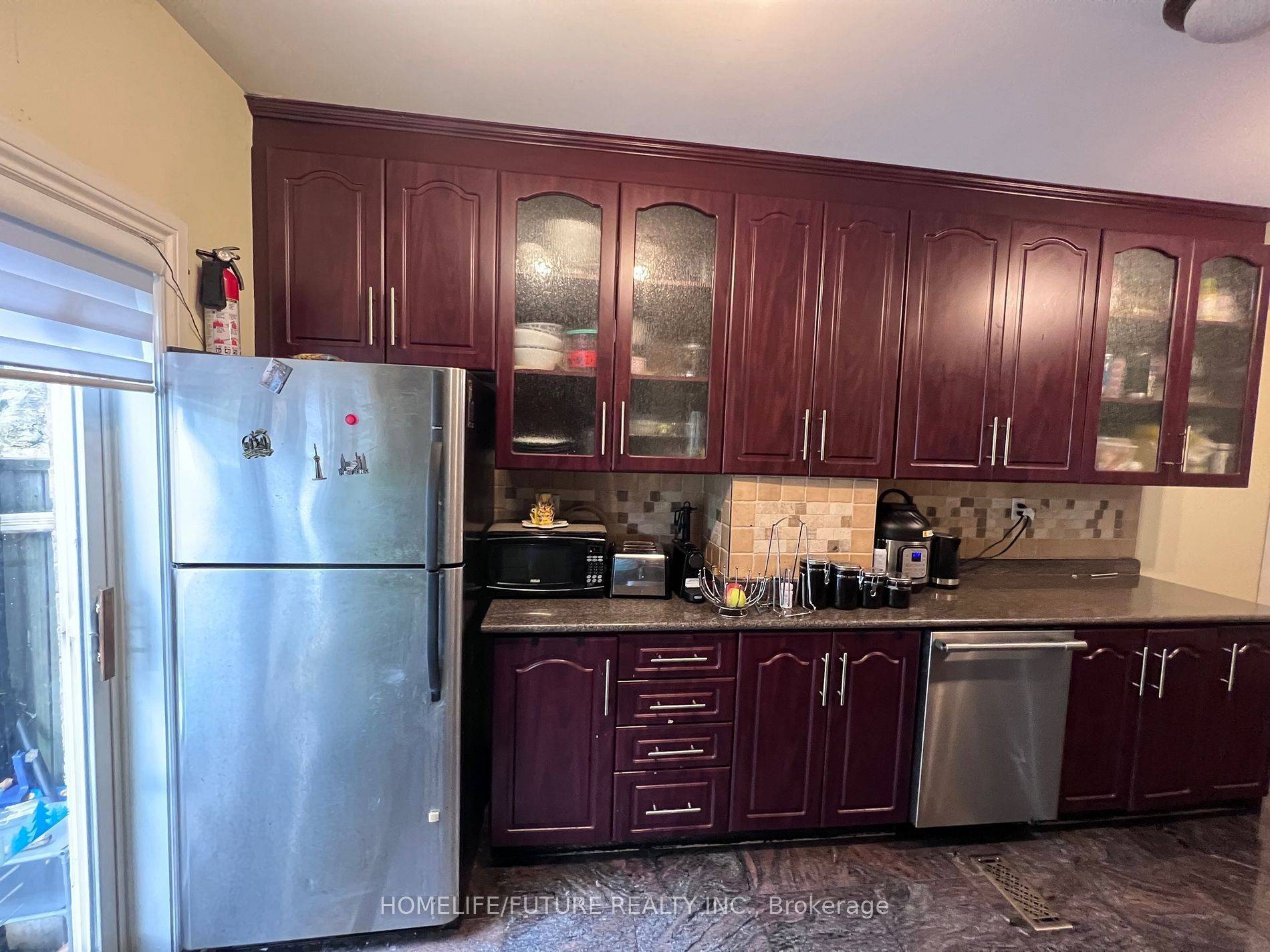 Toronto E01, ON M4K 3R8,606 Pape AVE