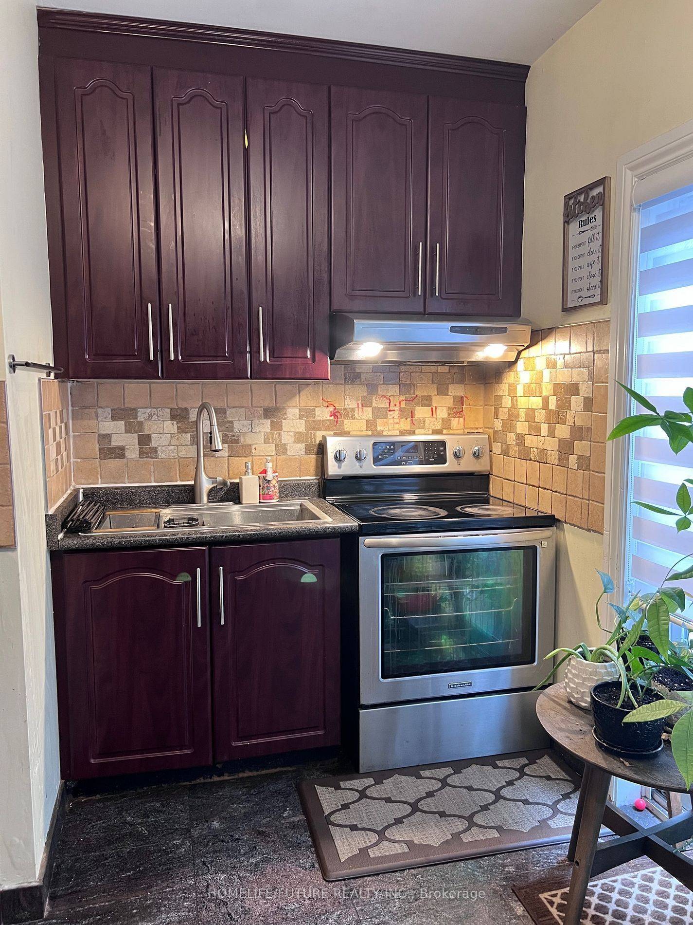 Toronto E01, ON M4K 3R8,606 Pape AVE