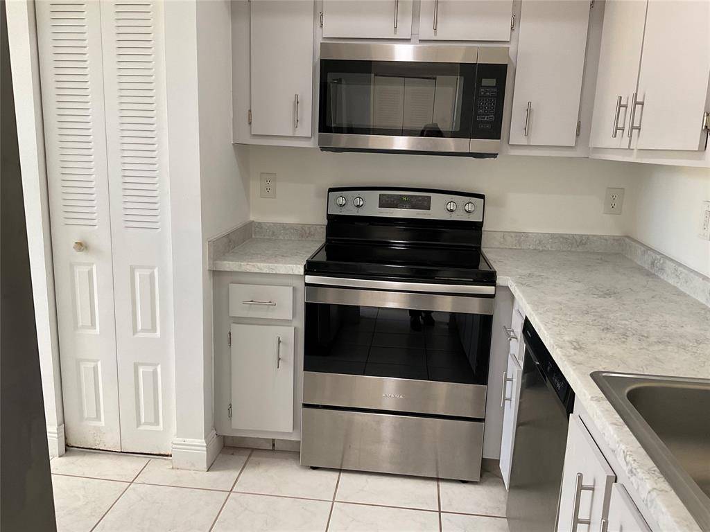 Margate, FL 33063,7340 NW 18th St #205