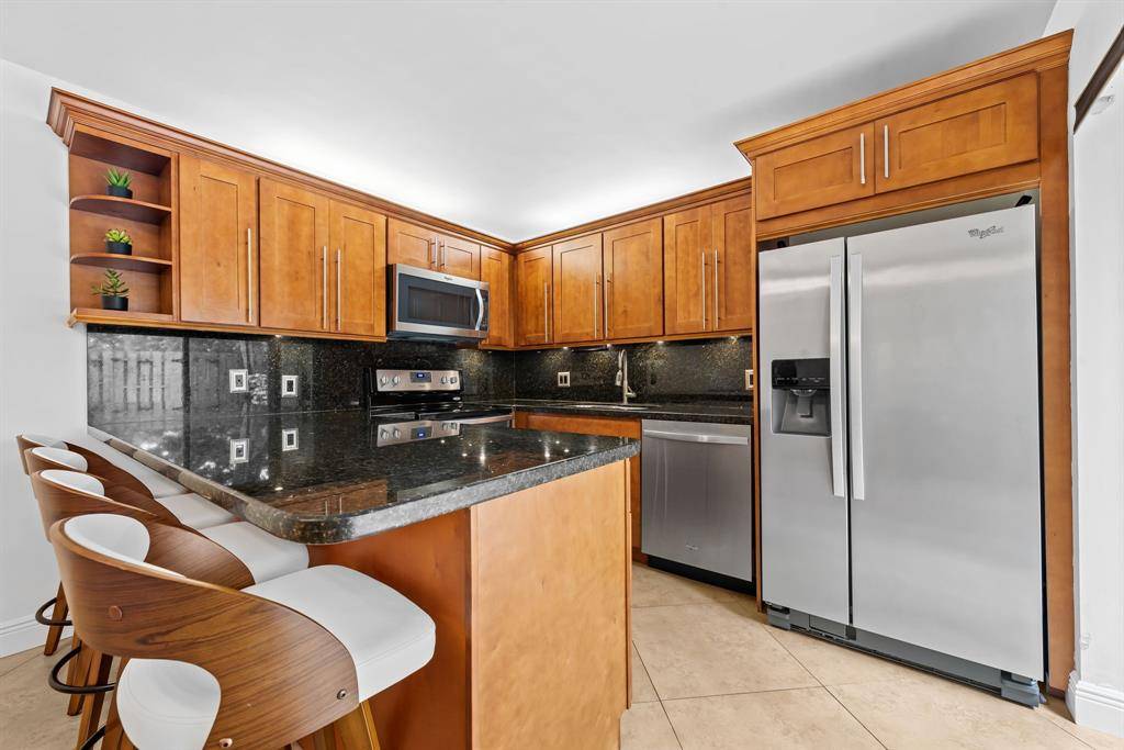 Plantation, FL 33324,9995 NW 6th Ct #9995