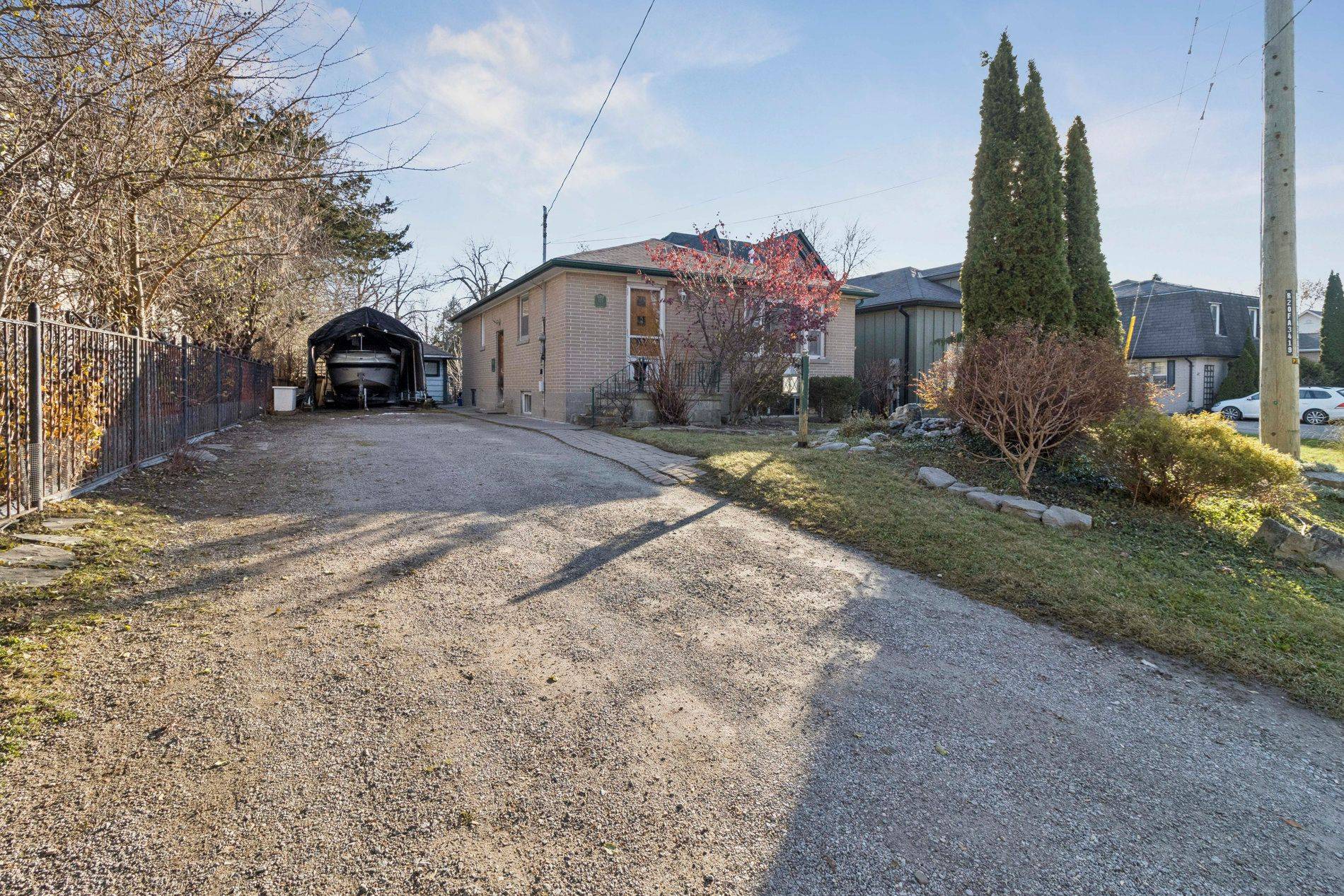 Richmond Hill, ON L4E 3G5,127 Lake AVE