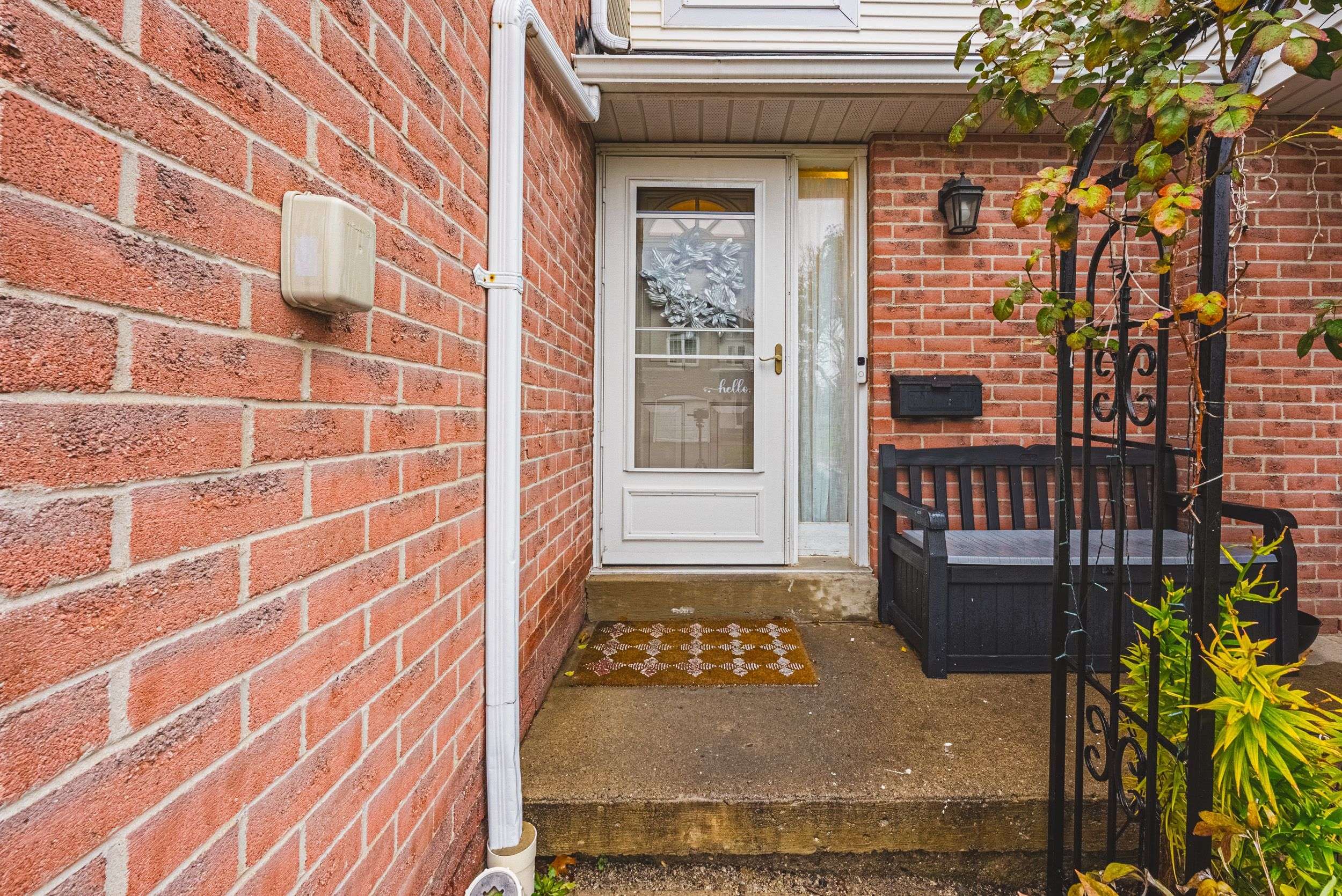 Mississauga, ON L5M 5N6,5205 Glen Erin DR #25A