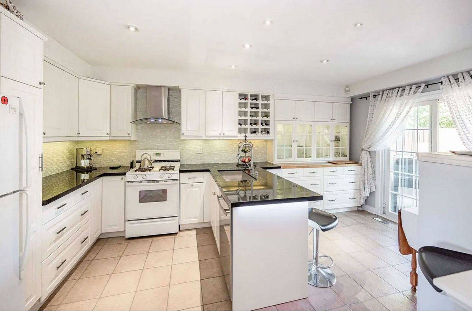 Burlington, ON L7M 4R6,2871 Darien RD #4