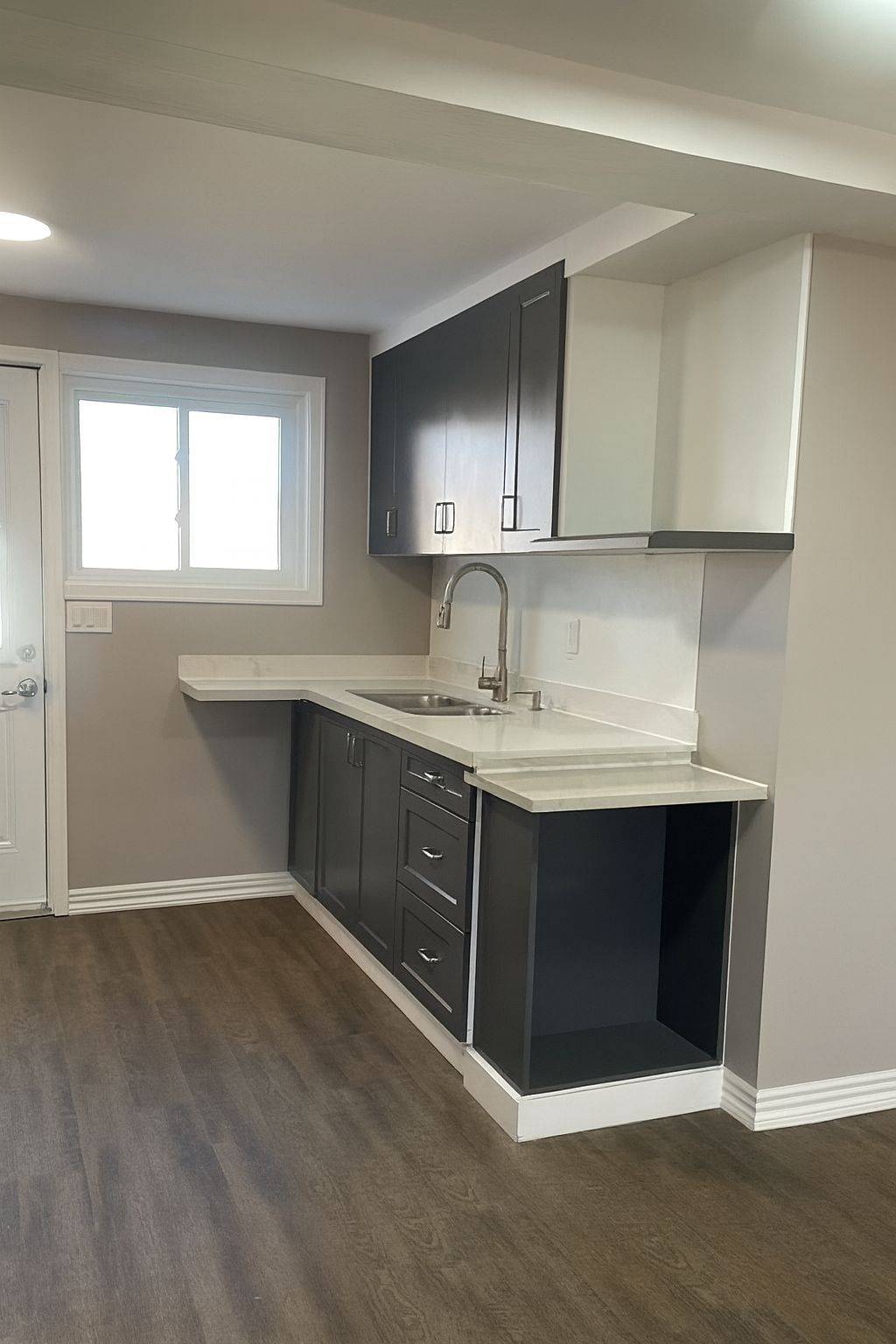 Quinte West, ON K8V 2R3,37-43 Leonard AVE