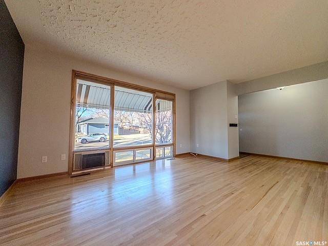 Swift Current, SK S9H 2K5,751 4th AVENUE NE