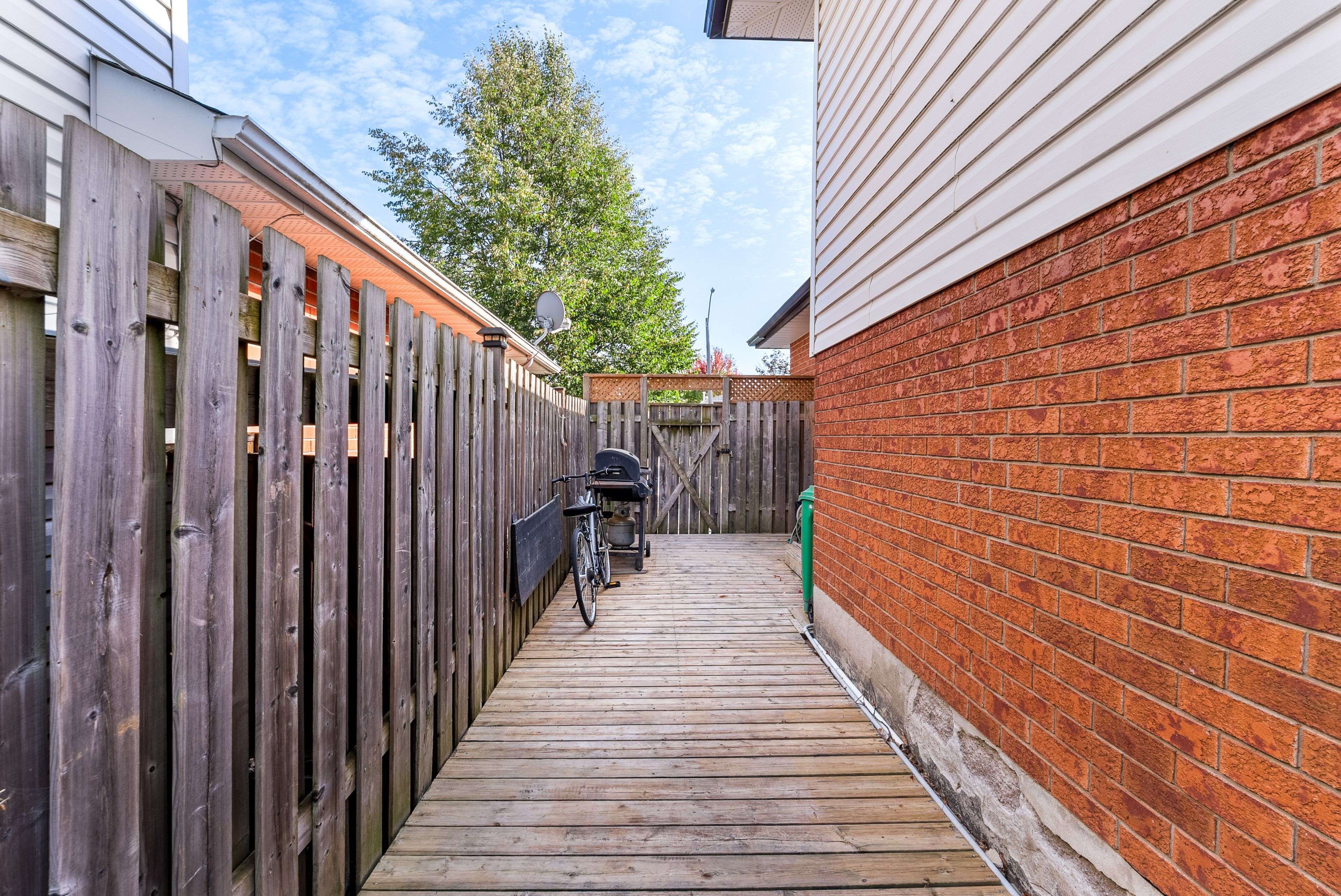 Peterborough, ON K9J 8L3,441 Crystal DR