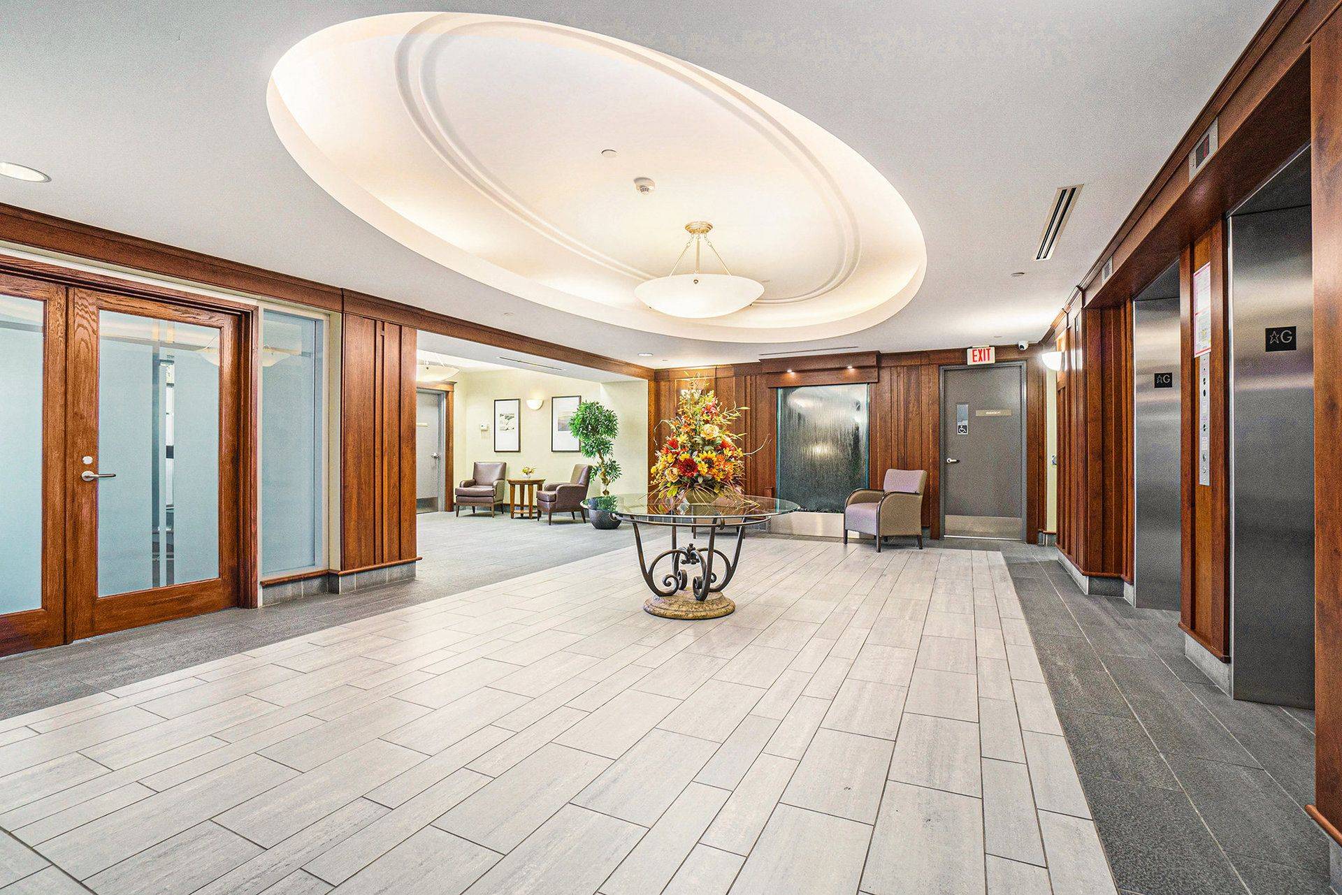 Hunt Club - Windsor Park Village And Area, ON K1V 0X6,136 Darlington Private #704