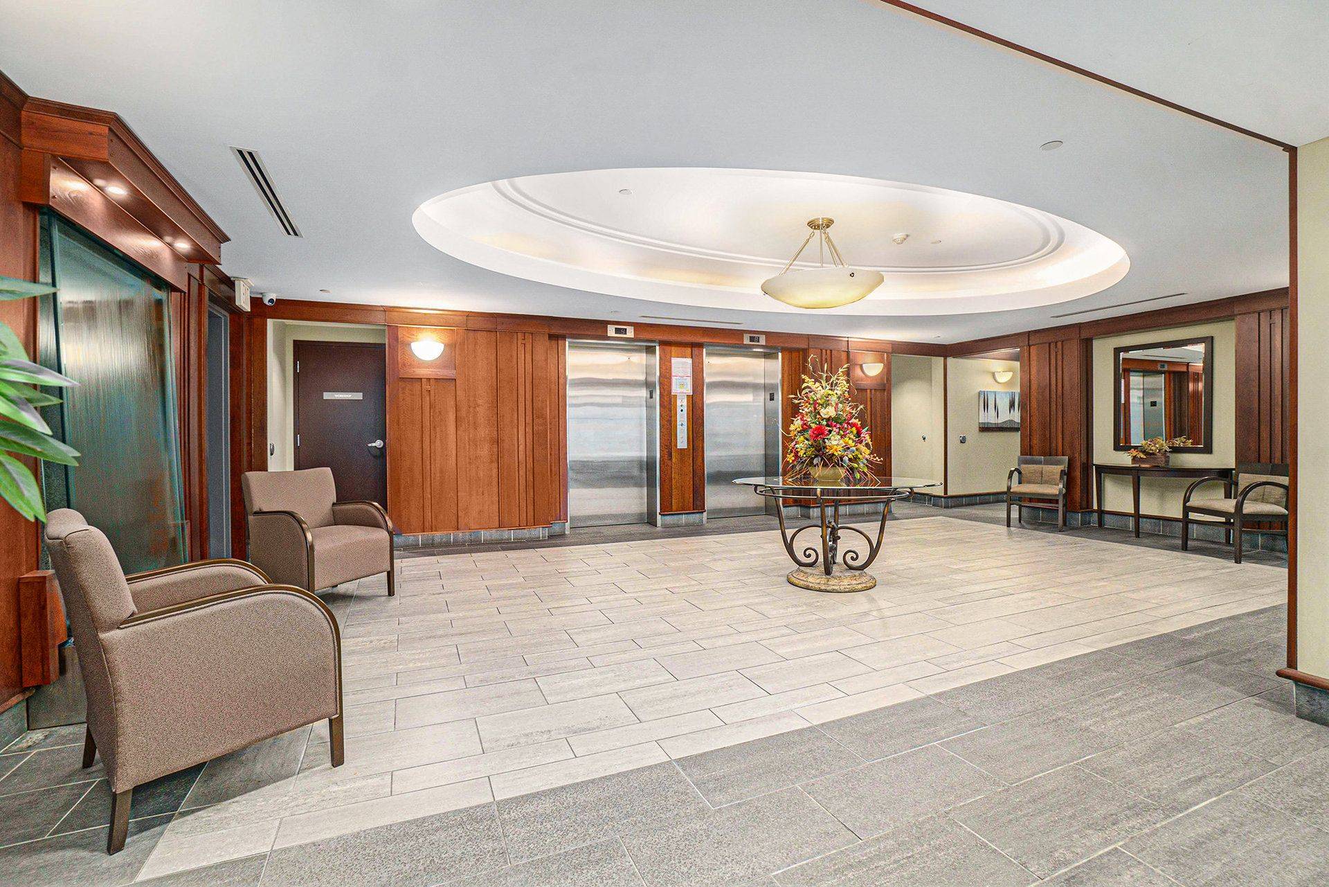 Hunt Club - Windsor Park Village And Area, ON K1V 0X6,136 Darlington Private #704