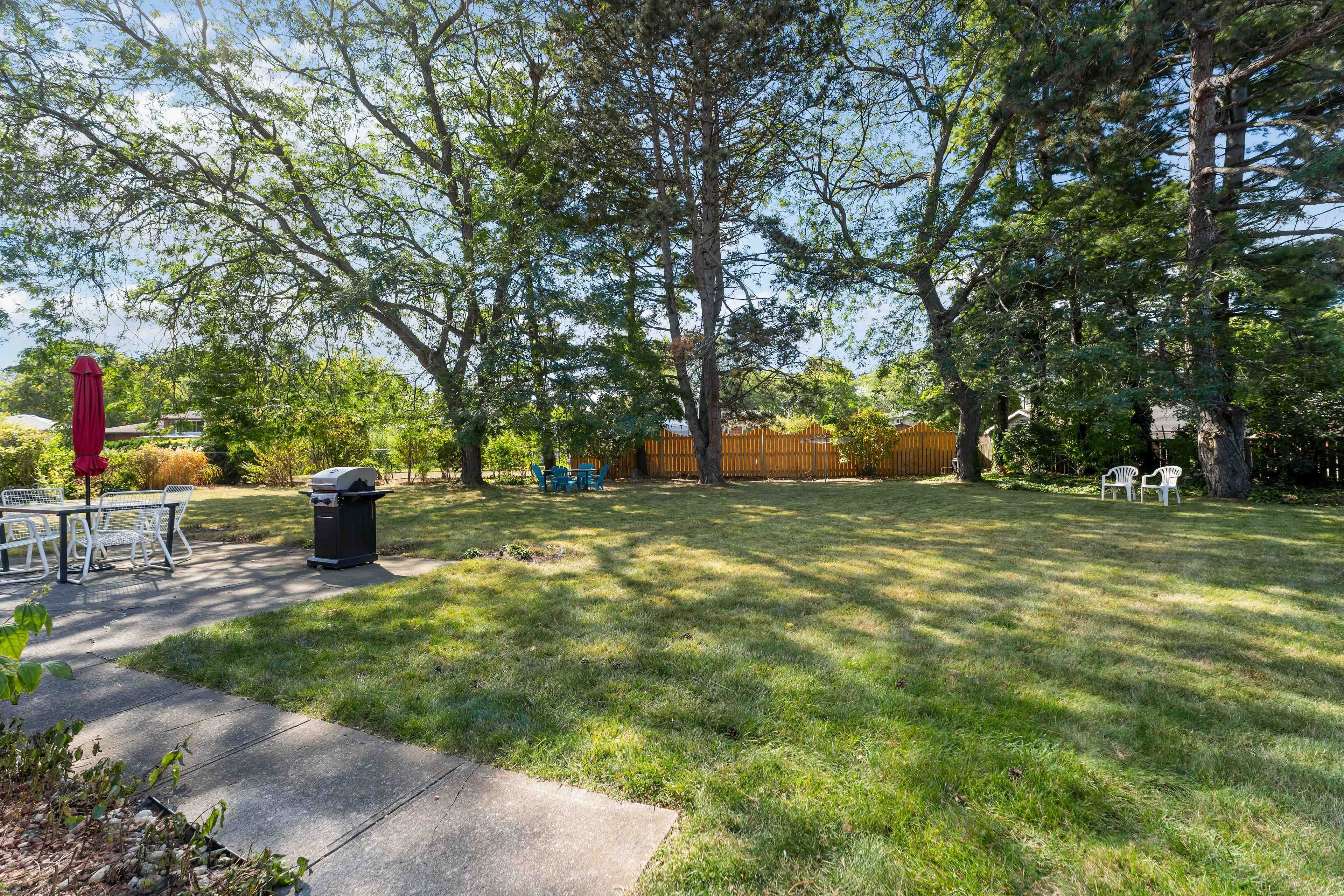 St. Catharines, ON L2N 2M6,27 Meadowlark CRES