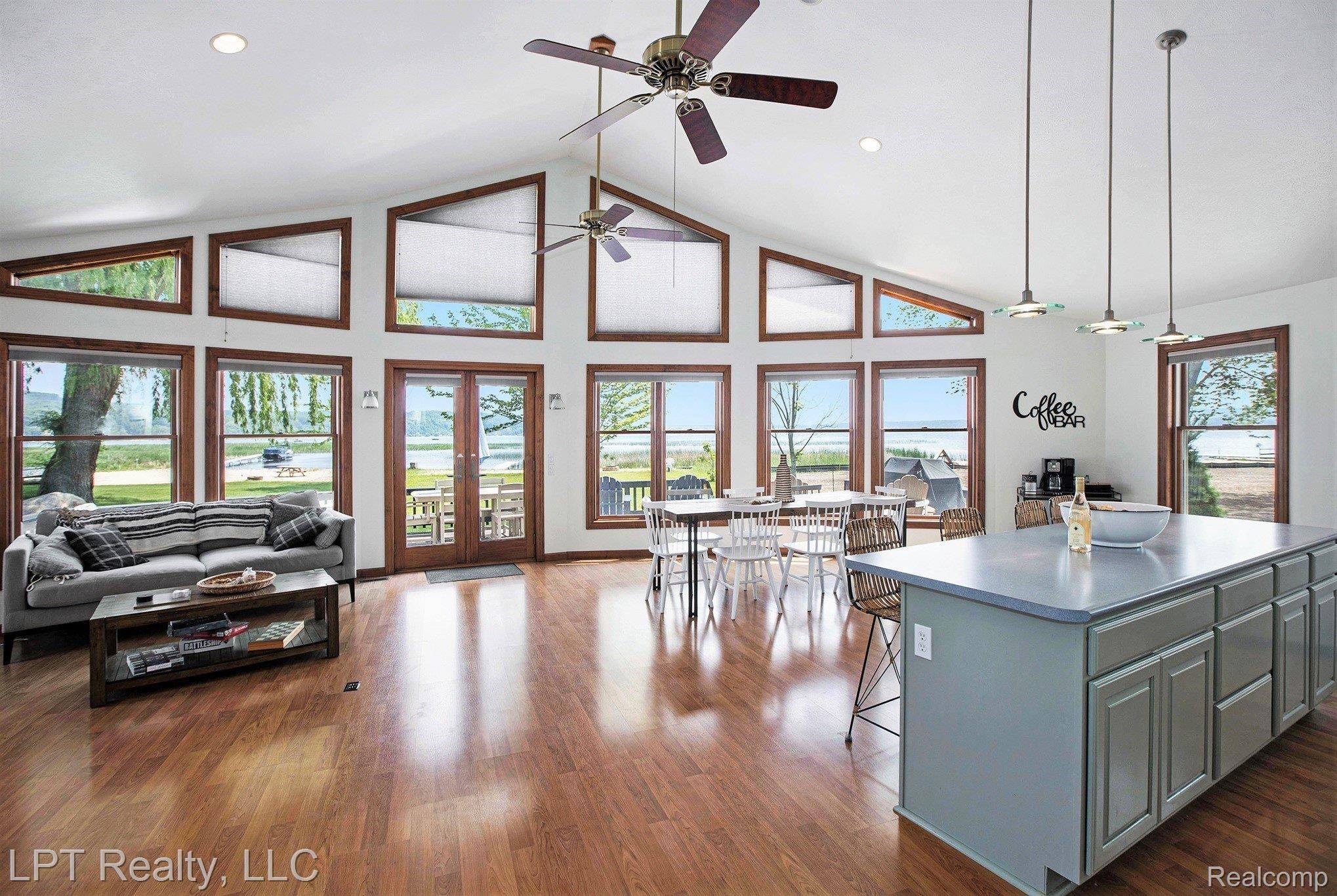 Onekama, MI 49675,8721 Bayview RD