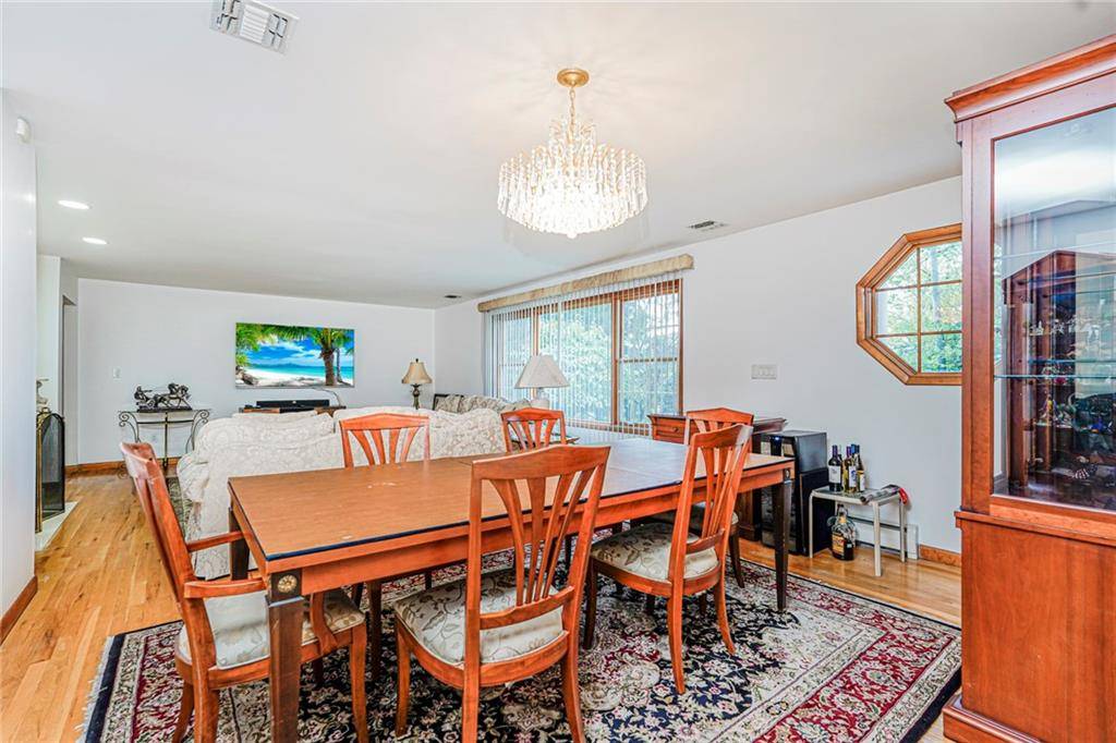 Staten  Island, NY 10301,74 Longfellow AVE