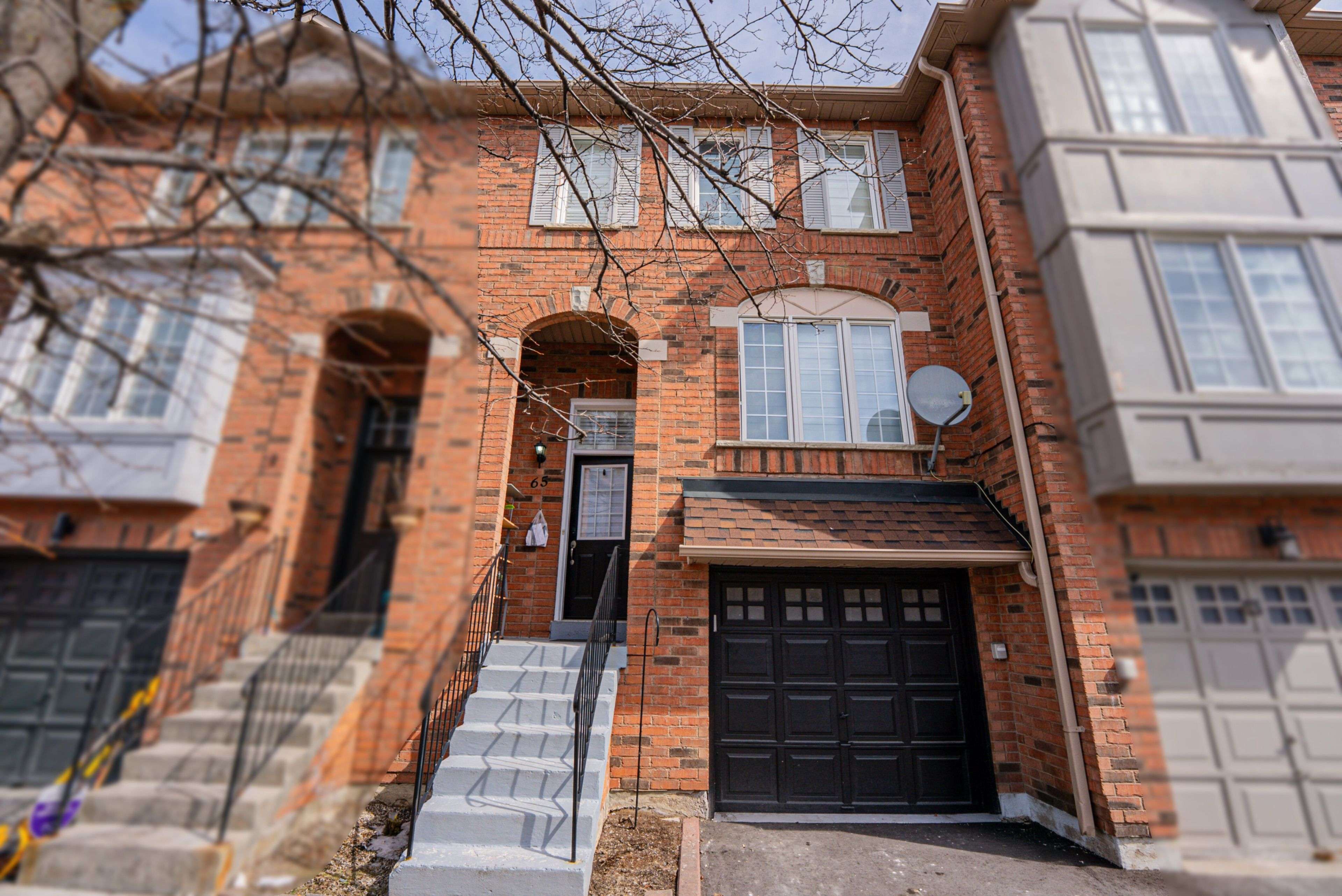 Brampton, ON L6V 4M7,2 Clay Brick CT #65