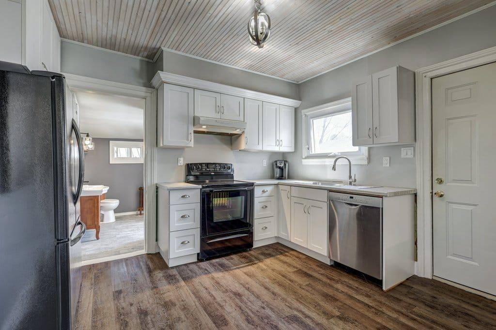 Aylmer, ON N5H 1G3,17 Oak ST