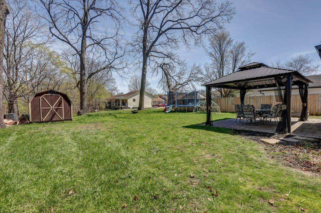 Aylmer, ON N5H 1G3,17 Oak ST