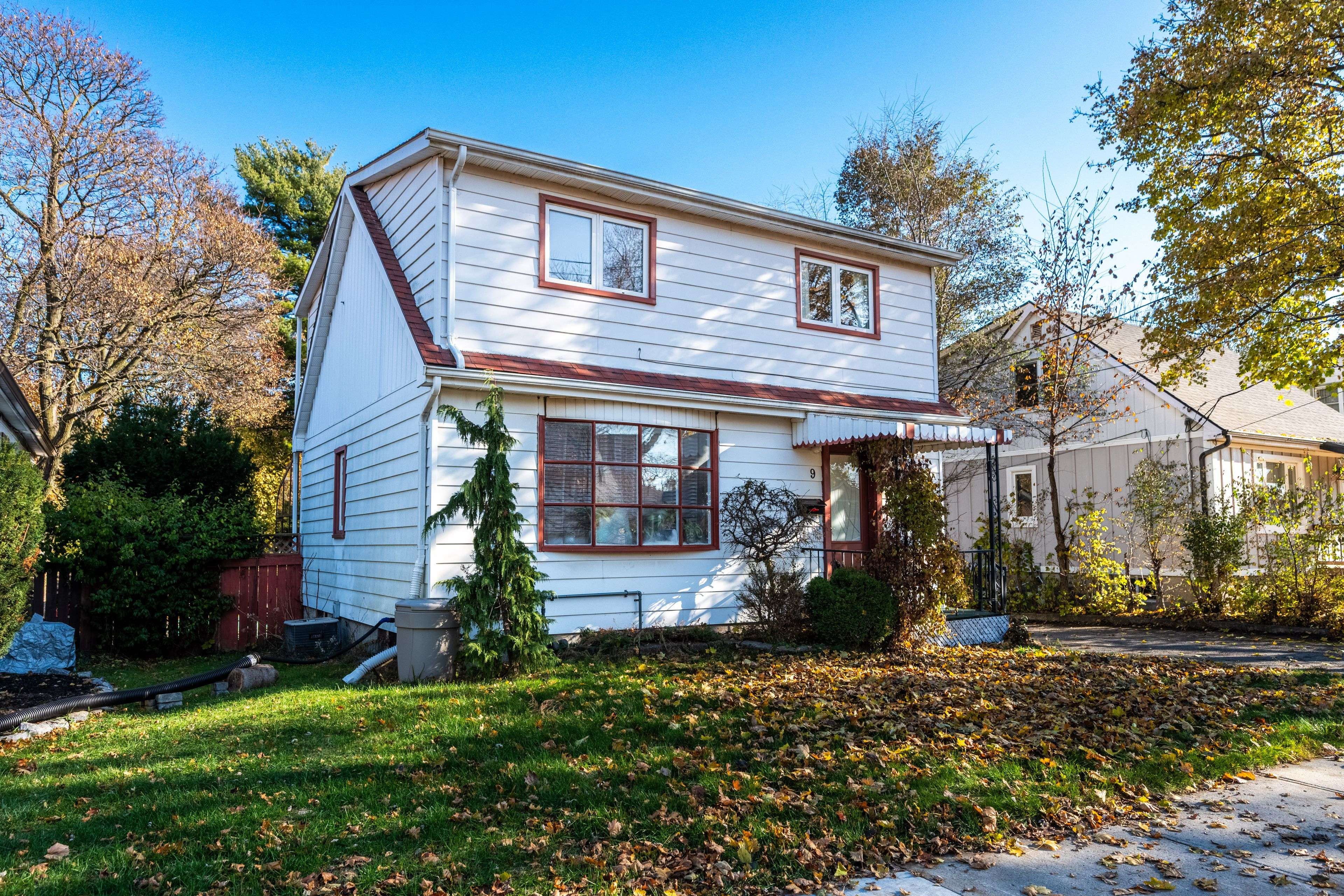 Kingston, ON K7K 4L7,9 Hillcrest AVE