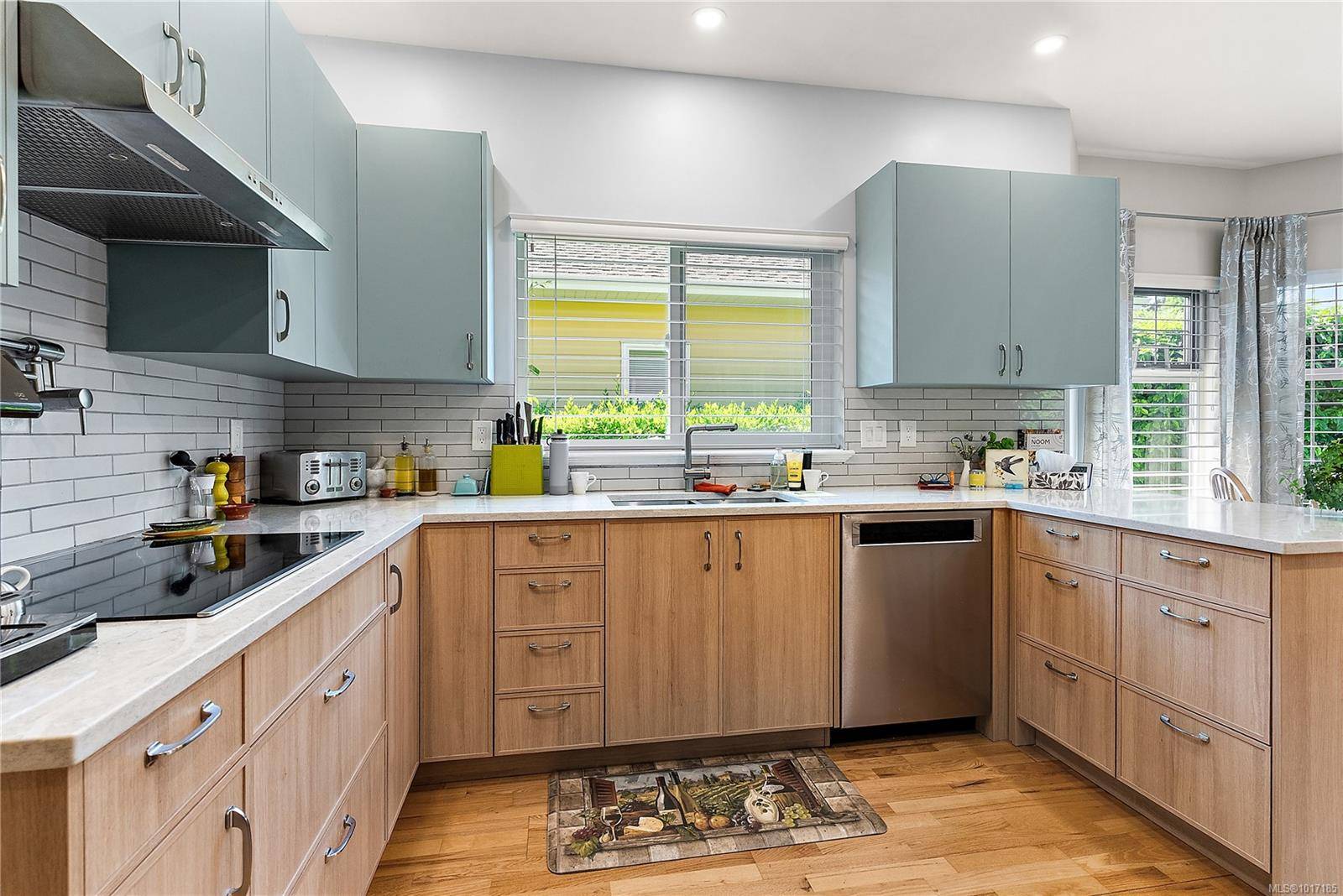 Central Saanich, BC V8M 2J4,7952 Polo Park Cres