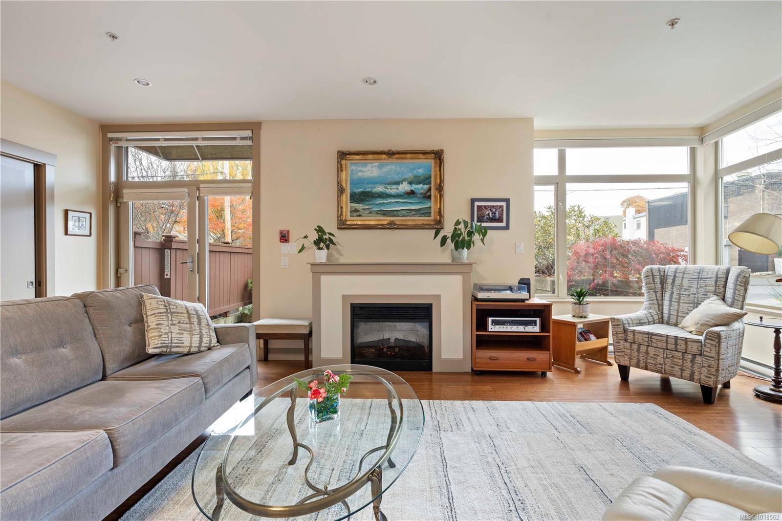 Victoria, BC V8V 2V9,1035 Sutlej St #105