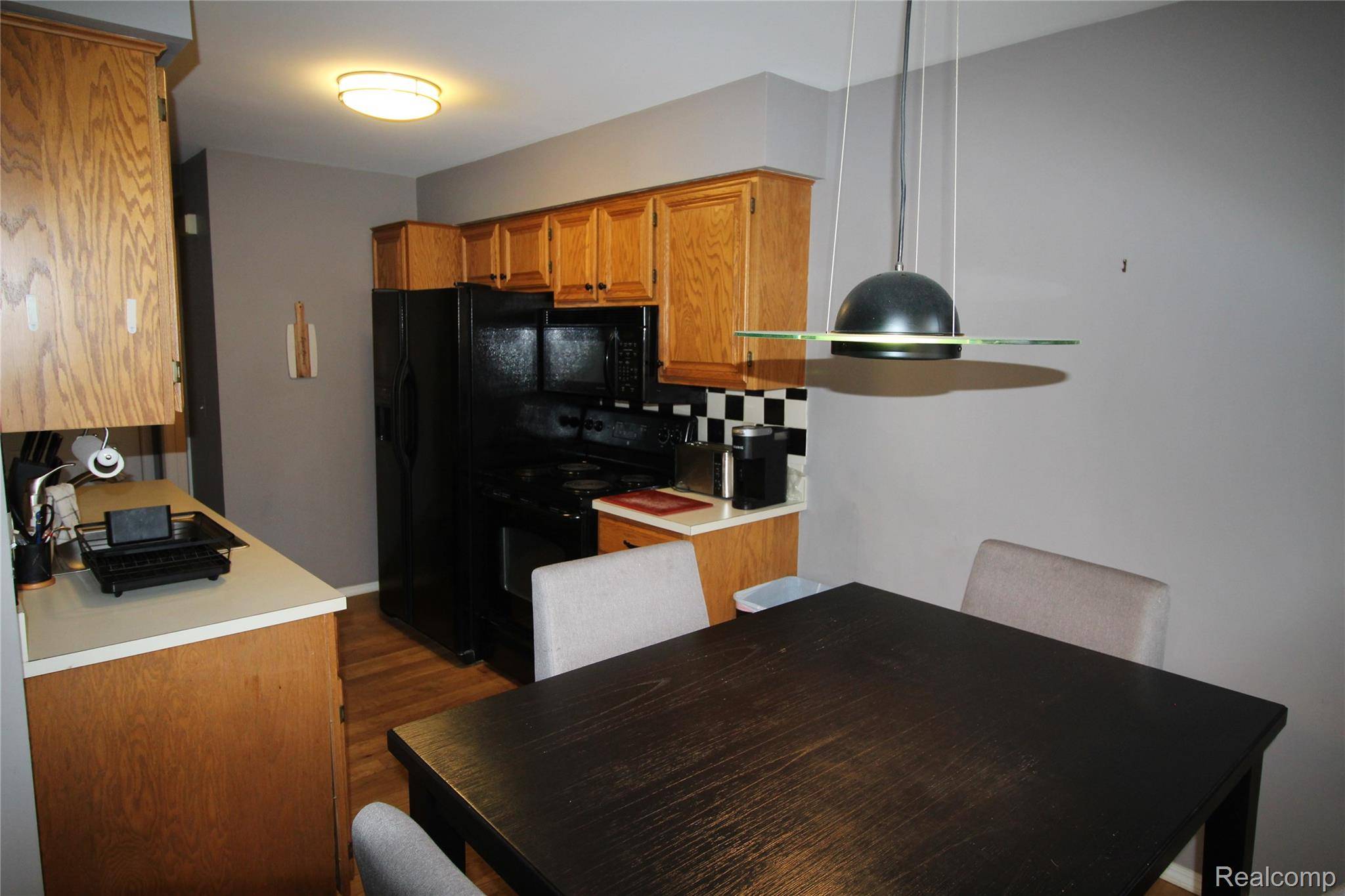 Waterford, MI 48327,7666 Woodview DR