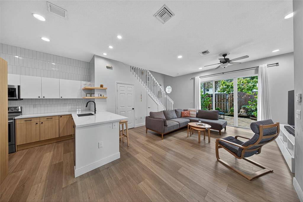 Pompano Beach, FL 33060,15 NE 20th Ave #15