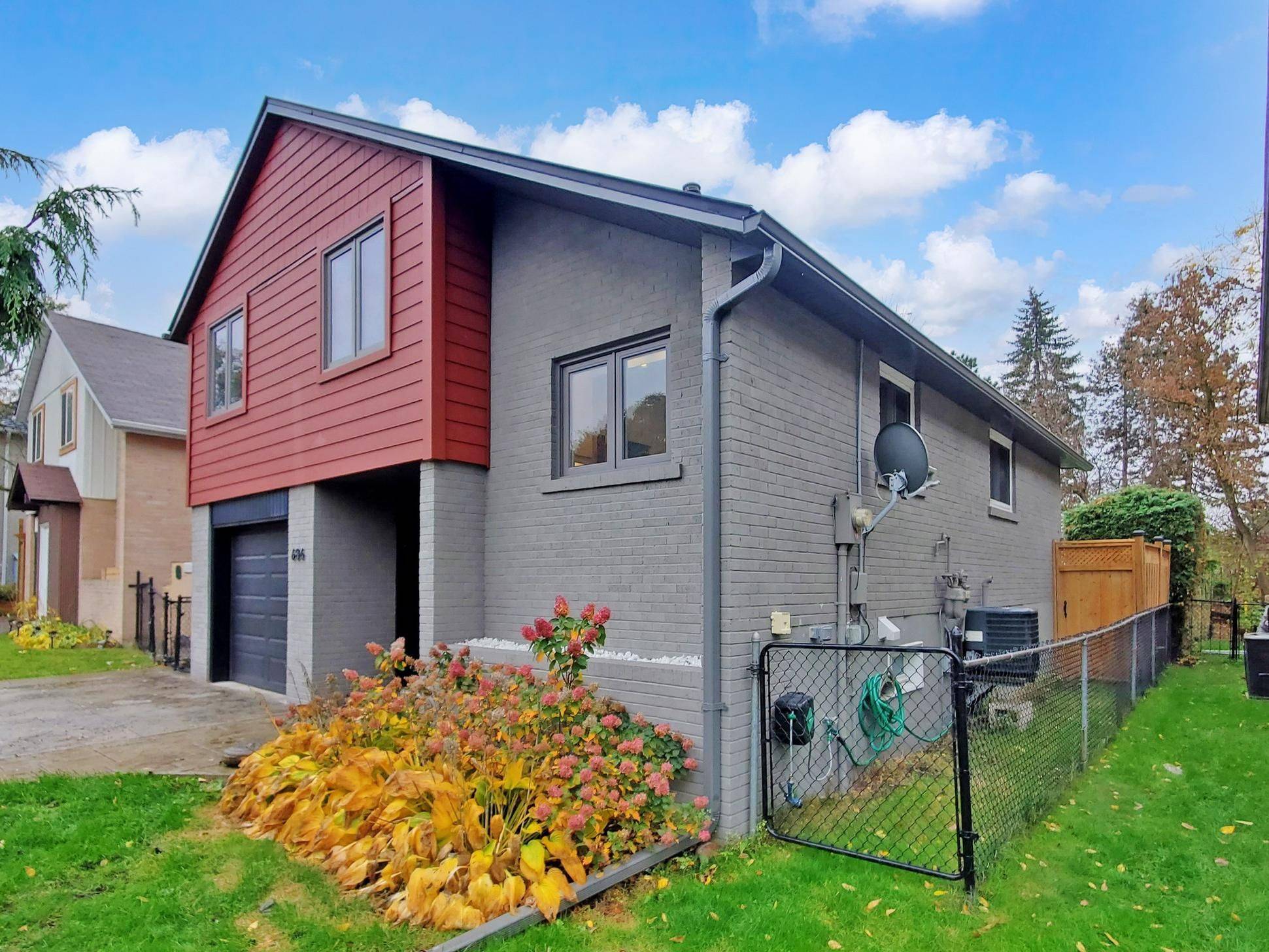 Newmarket, ON L3Y 5A2,686 Irwin CRES