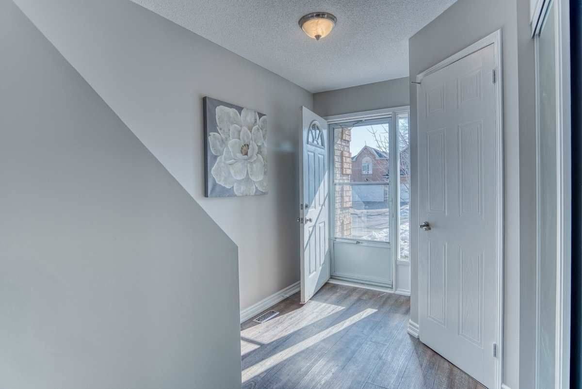 Mississauga, ON L5V 1Z8,934 Cardington ST
