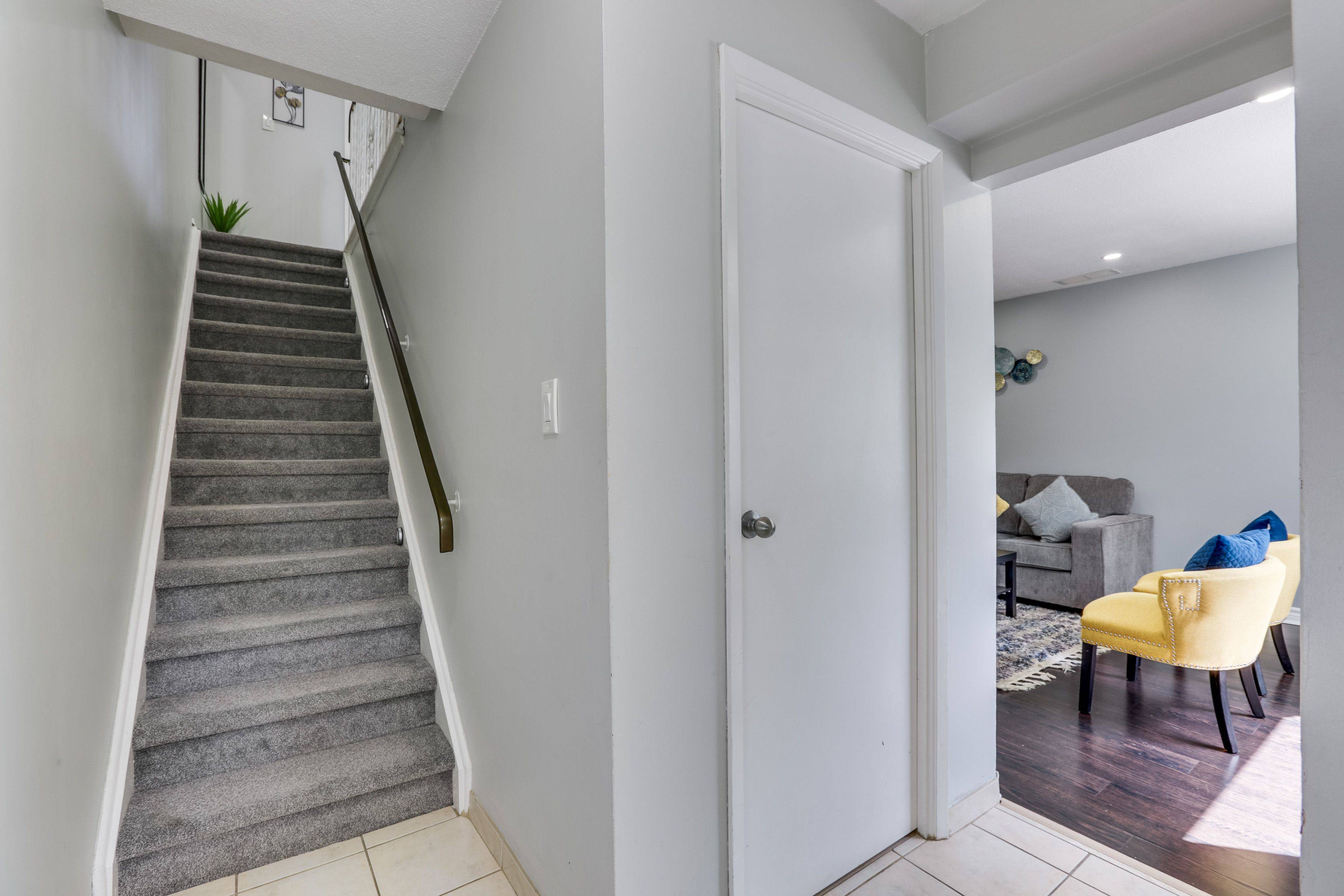 Ingersoll, ON N5C 3T6,271 Thames ST #19