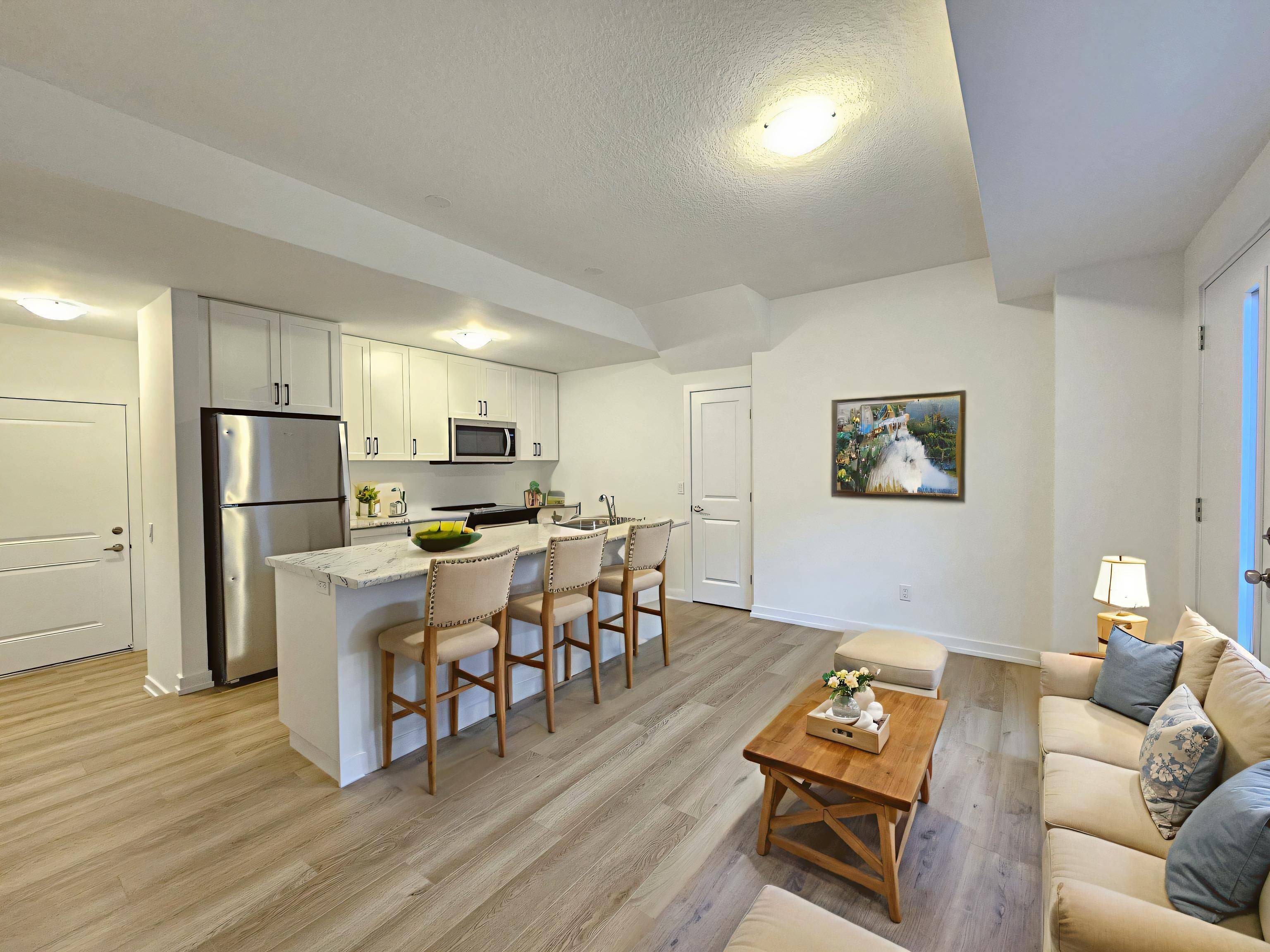 Hamilton, ON L8B 1Y4,70 Kenesky DR #11