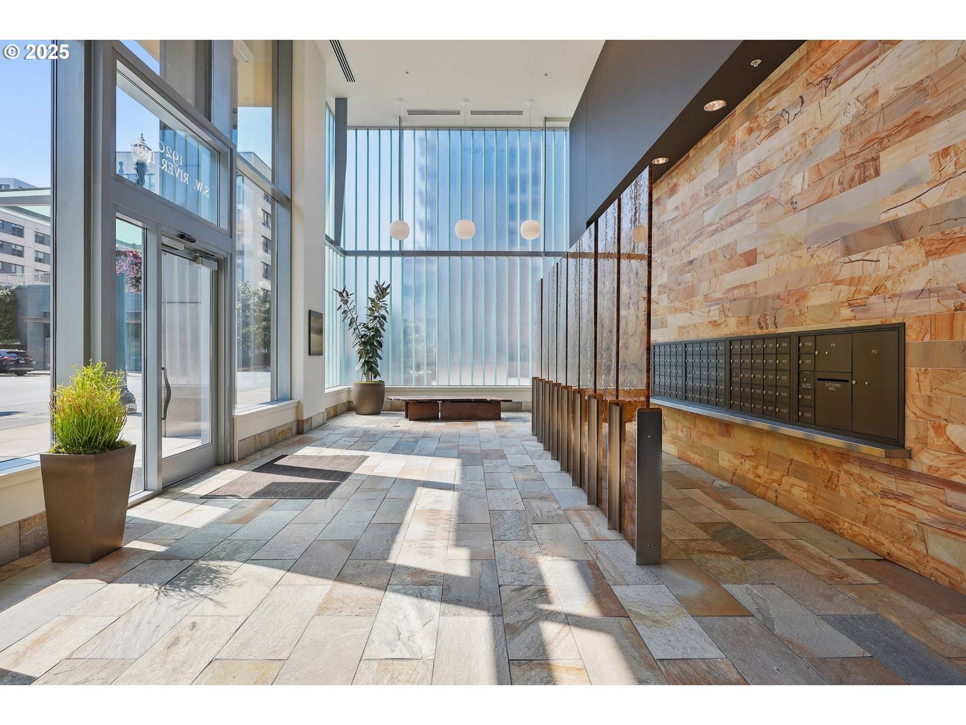 Portland, OR 97201,1920 S RIVER DR #1204