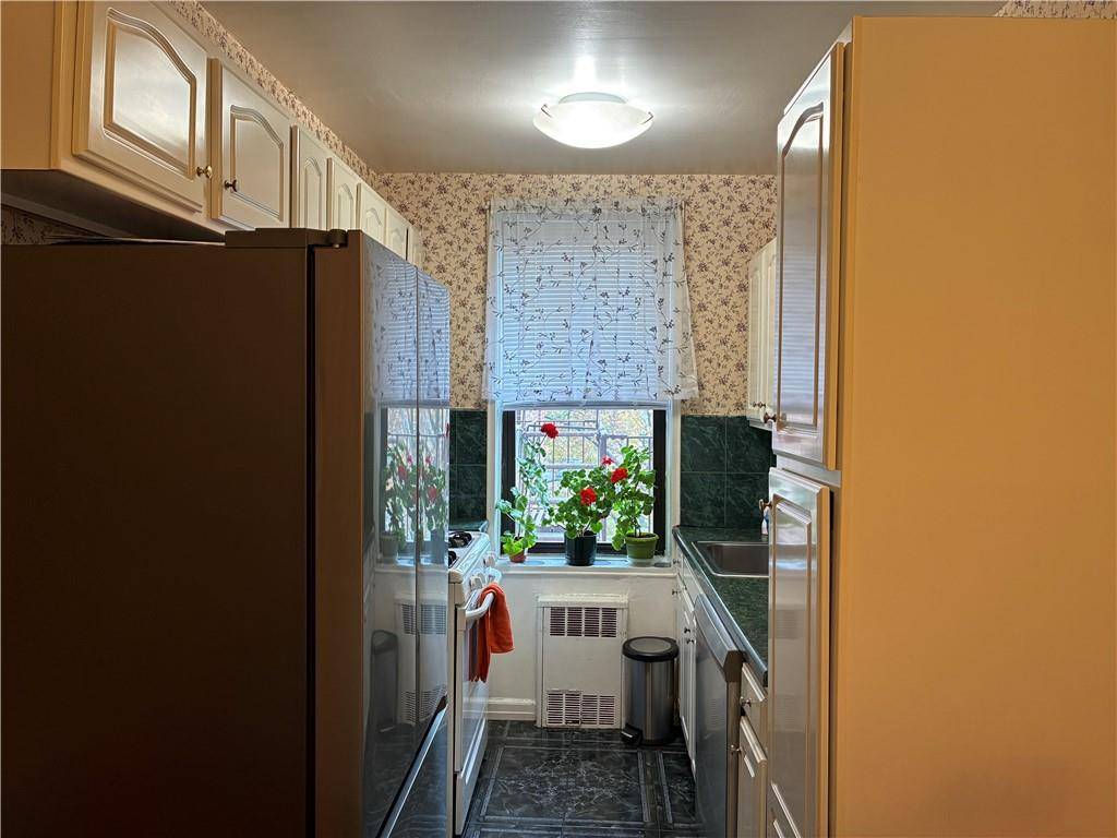 Brooklyn, NY 11235,2455 Haring ST #4B