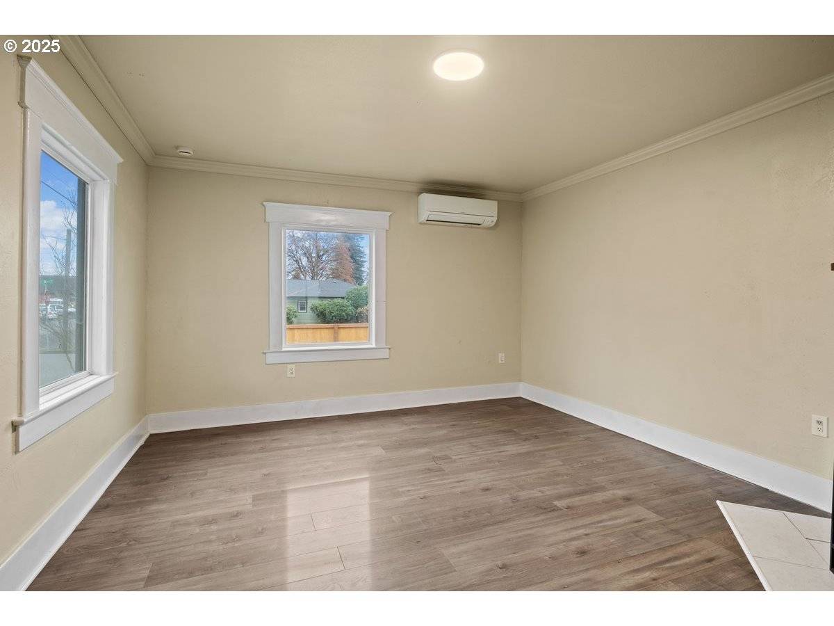 Halsey, OR 97348,391 W 1ST ST