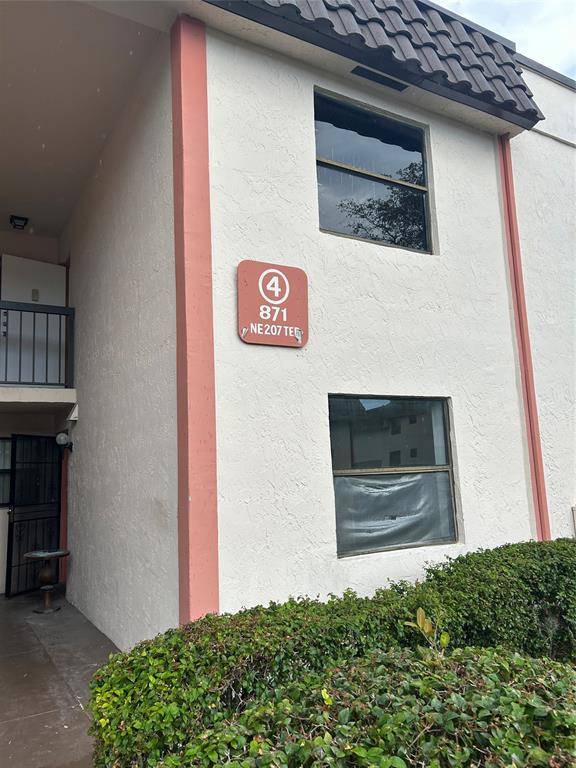 Miami, FL 33179,871 NE 207th Ter #102