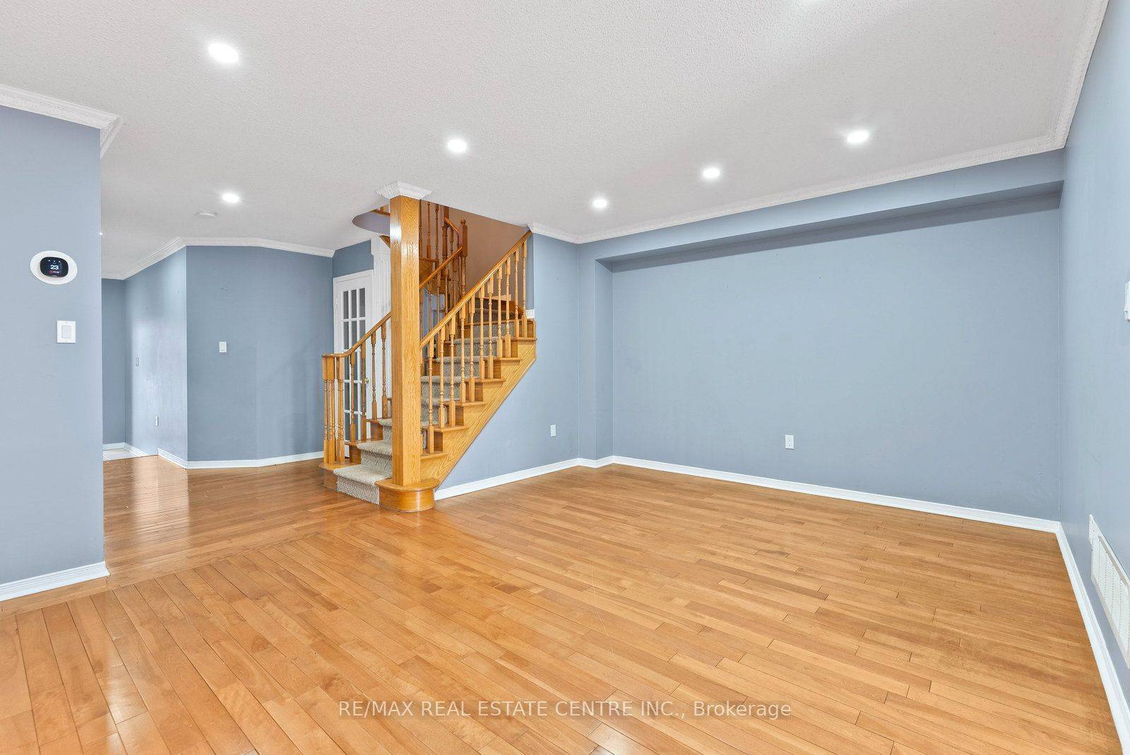 Mississauga, ON L5R 4A5,5382 Longhouse CRES #Upper