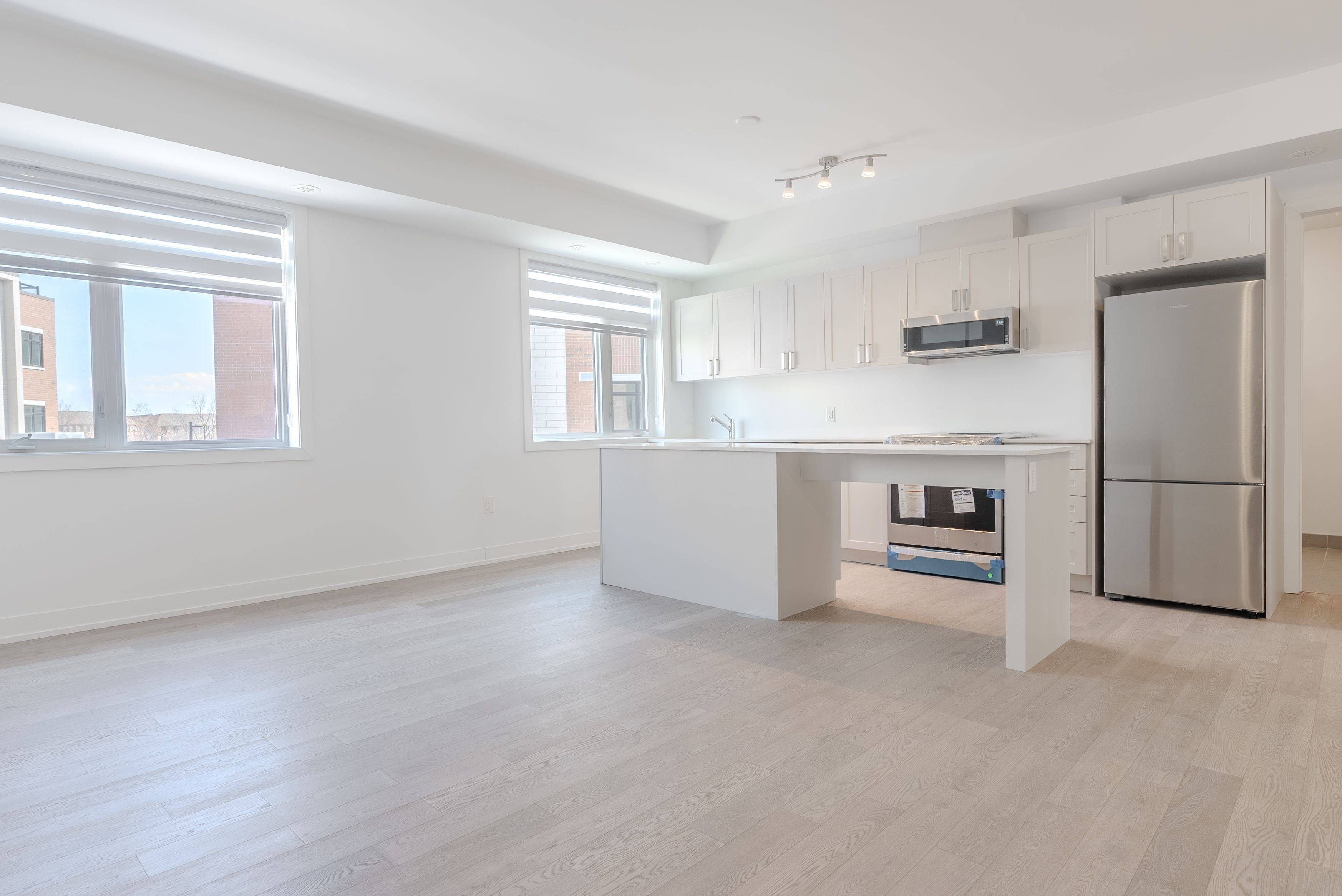 Mississauga, ON L5G 4B1,1085 Douglas Mccurdy Common #216