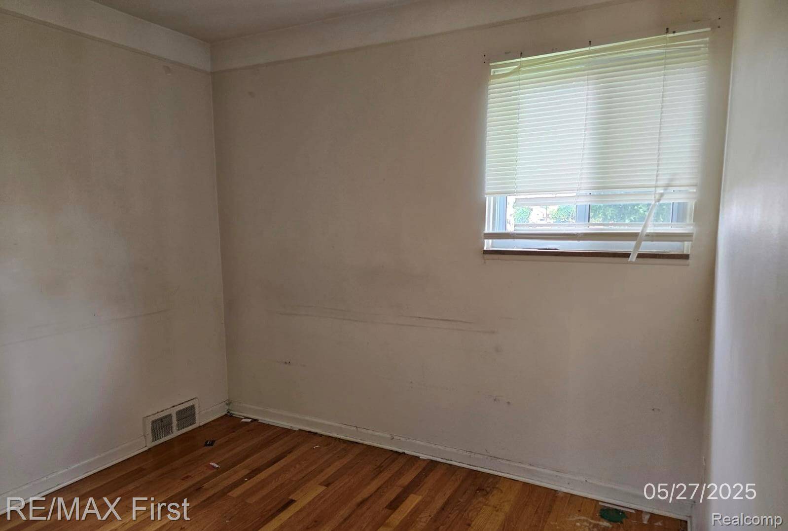 Center Line, MI 48015,7210 Weingartz