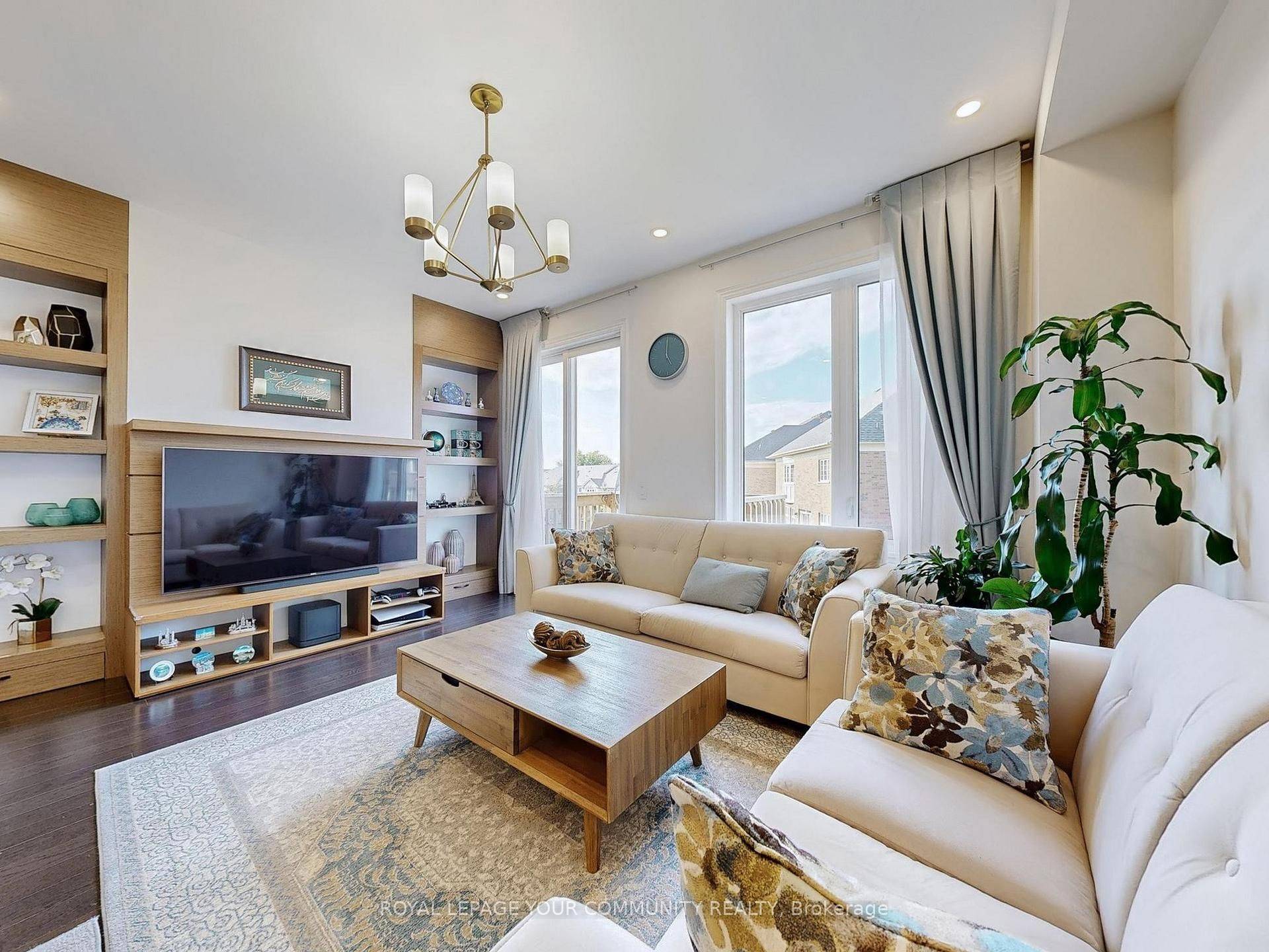 Richmond Hill, ON L4E 1G8,66 Drizzel CRES