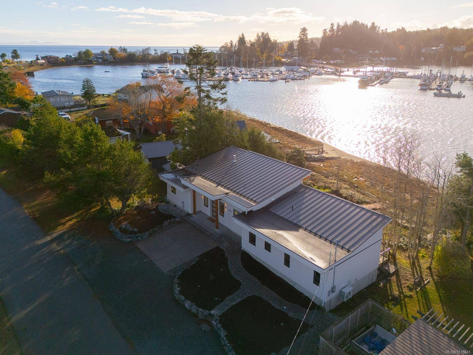 Bowser, BC V0R 1G9,5496 Deep Bay Dr