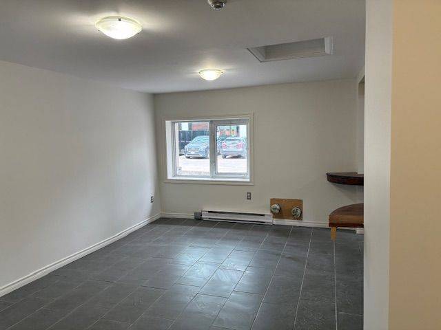 Ottawa Centre, ON K2P 0E3,194 Nepean ST