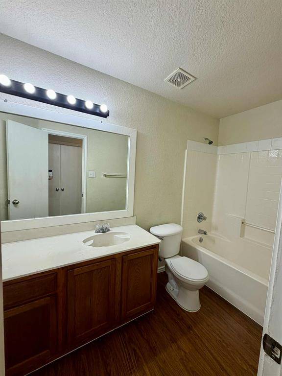 Arlington, TX 76010,900 Timber Oaks Lane