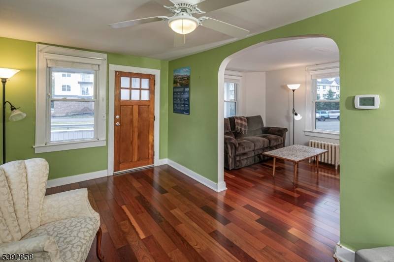 Raritan Boro, NJ 08869,25 Canal St