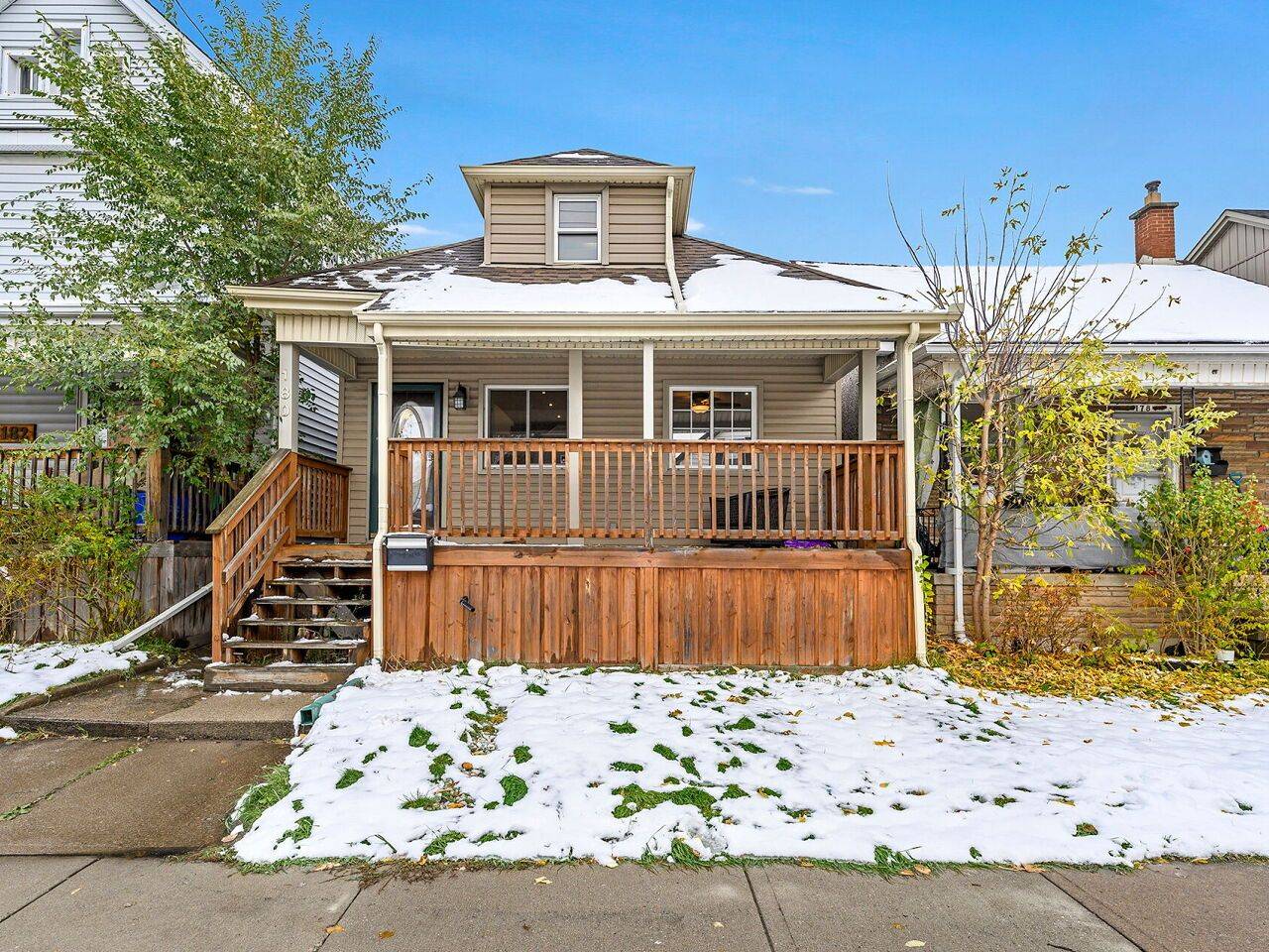 Hamilton, ON L8L 7P7,180 Rosslyn AVE N