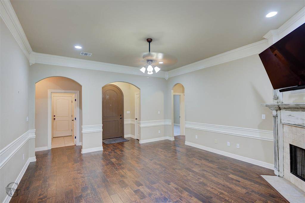 Bossier City, LA 71111,830 Entrada Street