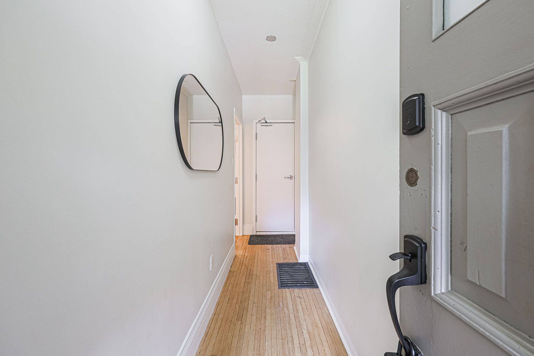 Toronto C01, ON M6J 2S9,140 Strachan AVE