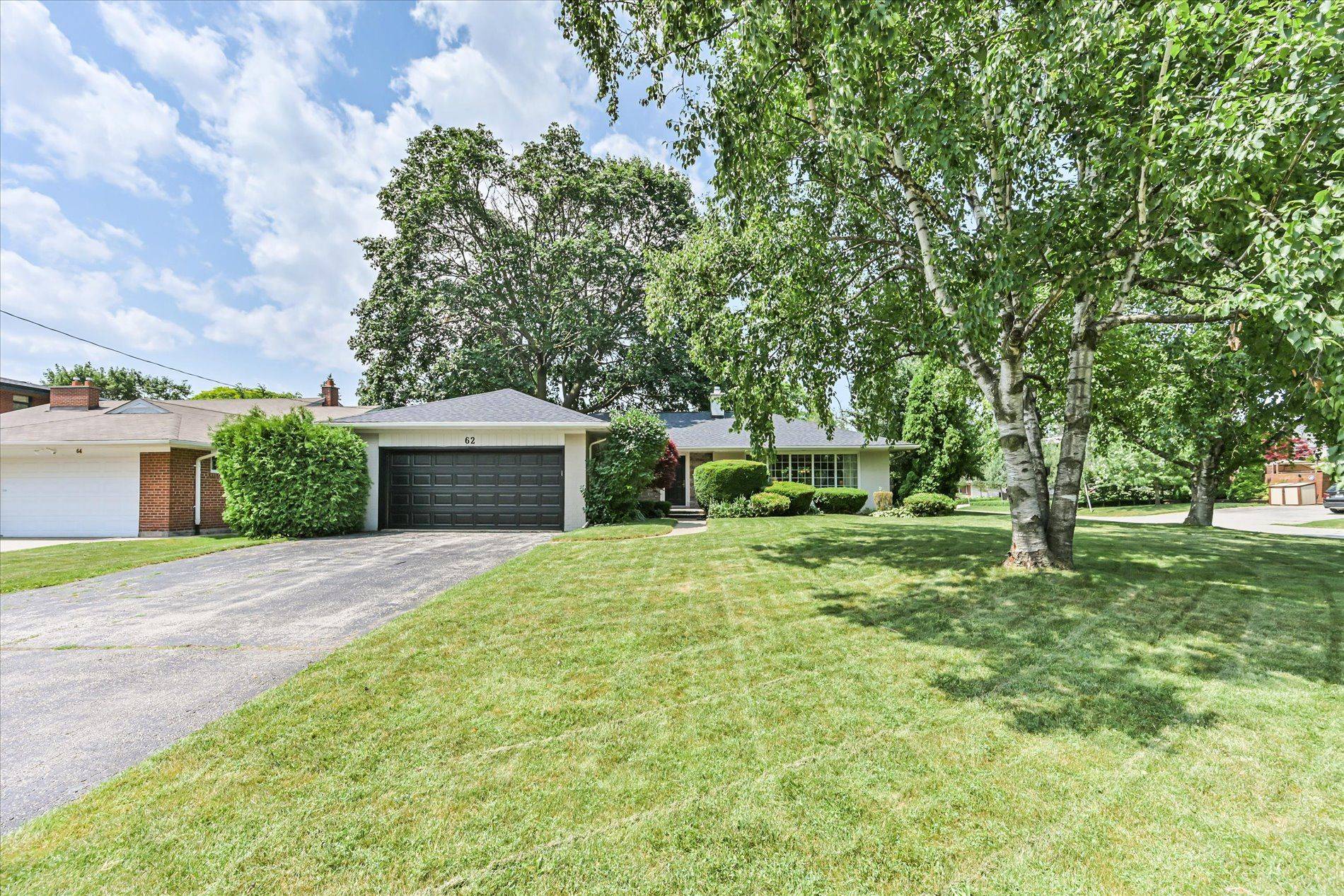 Toronto W08, ON M9A 2A2,62 Princess Margaret BLVD